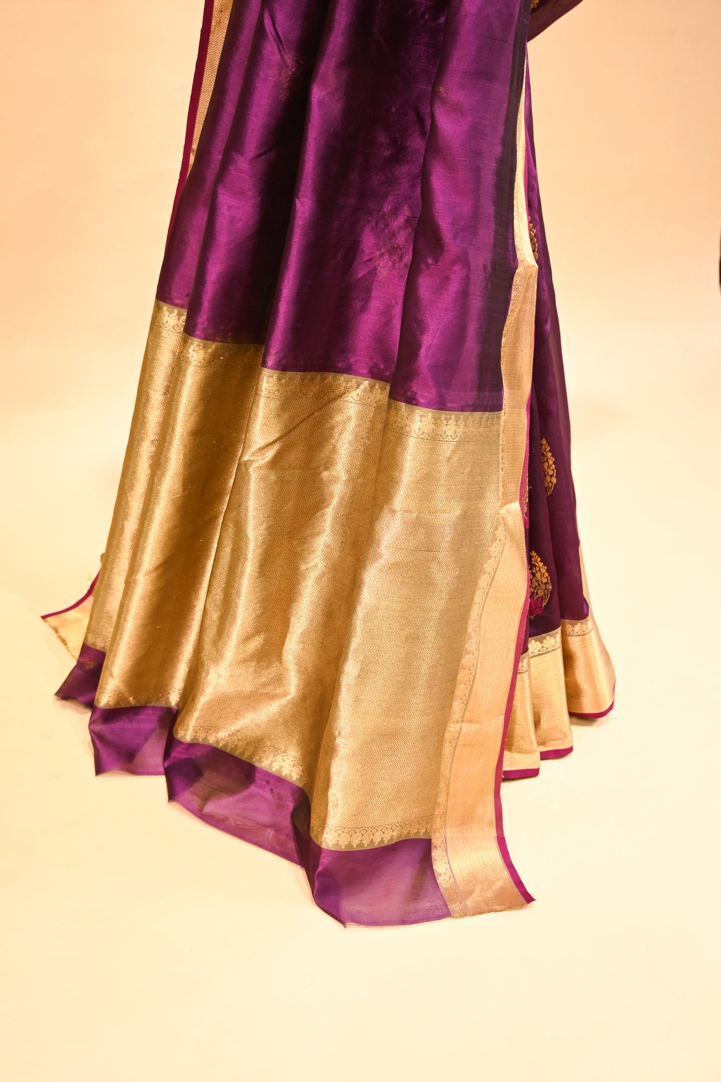 PURPLE CHANDERI HANDWOVEN SILK SAREE WITH ZARI PALLA AND BORDER