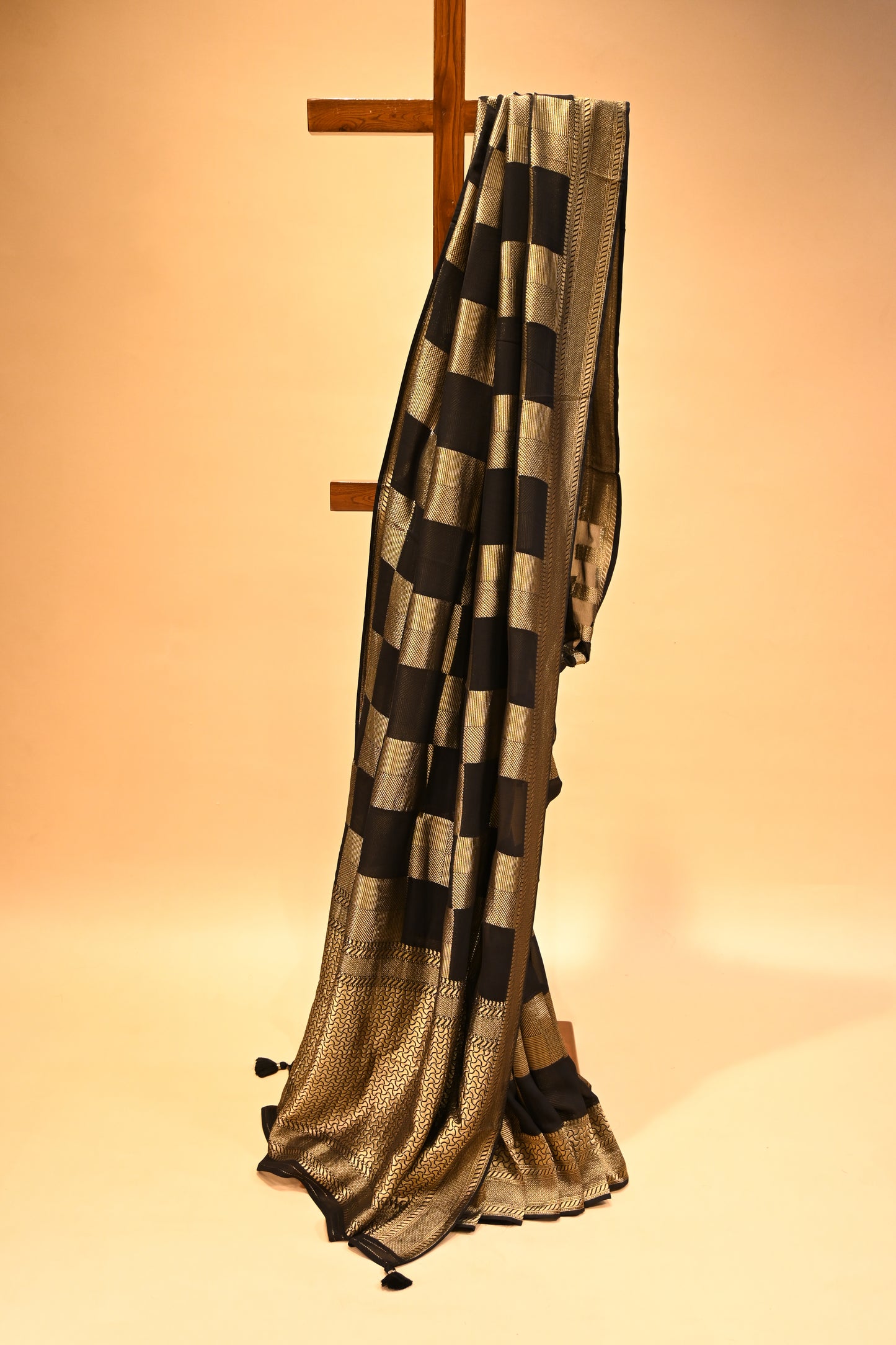BLACK CHANDERI HANDWOVEN SILK SAREE