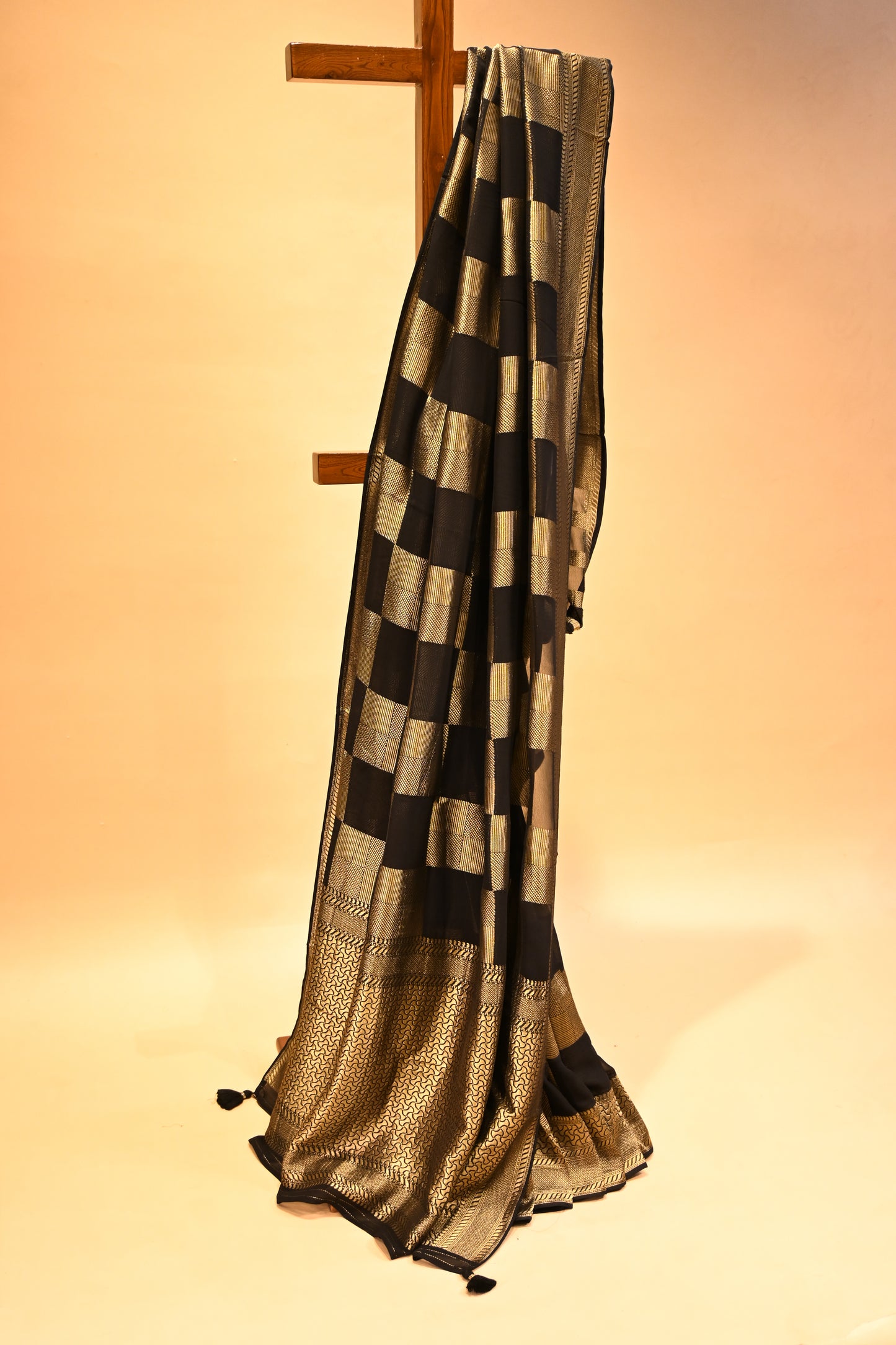 BLACK CHANDERI HANDWOVEN SILK SAREE