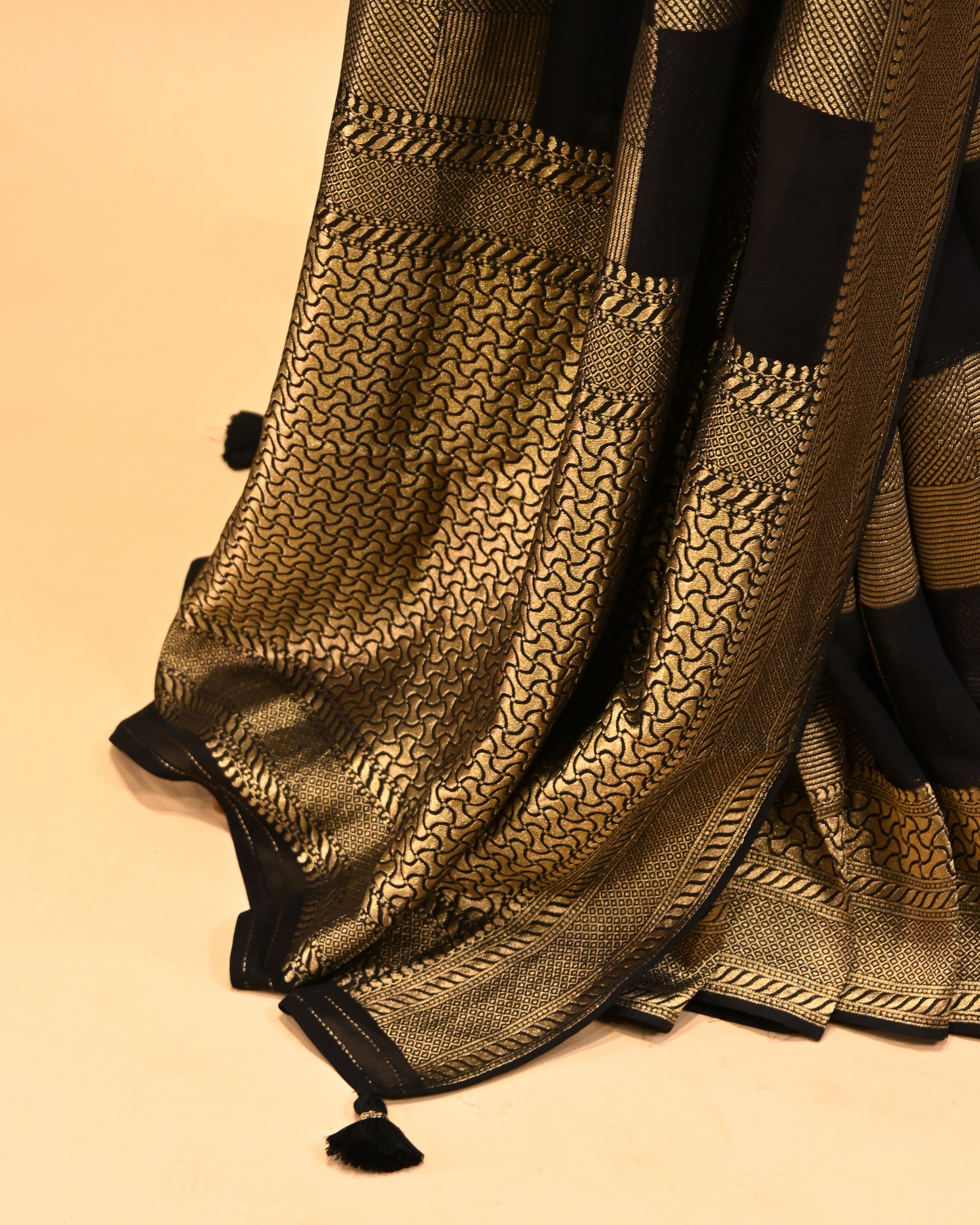 BLACK CHANDERI HANDWOVEN SILK SAREE