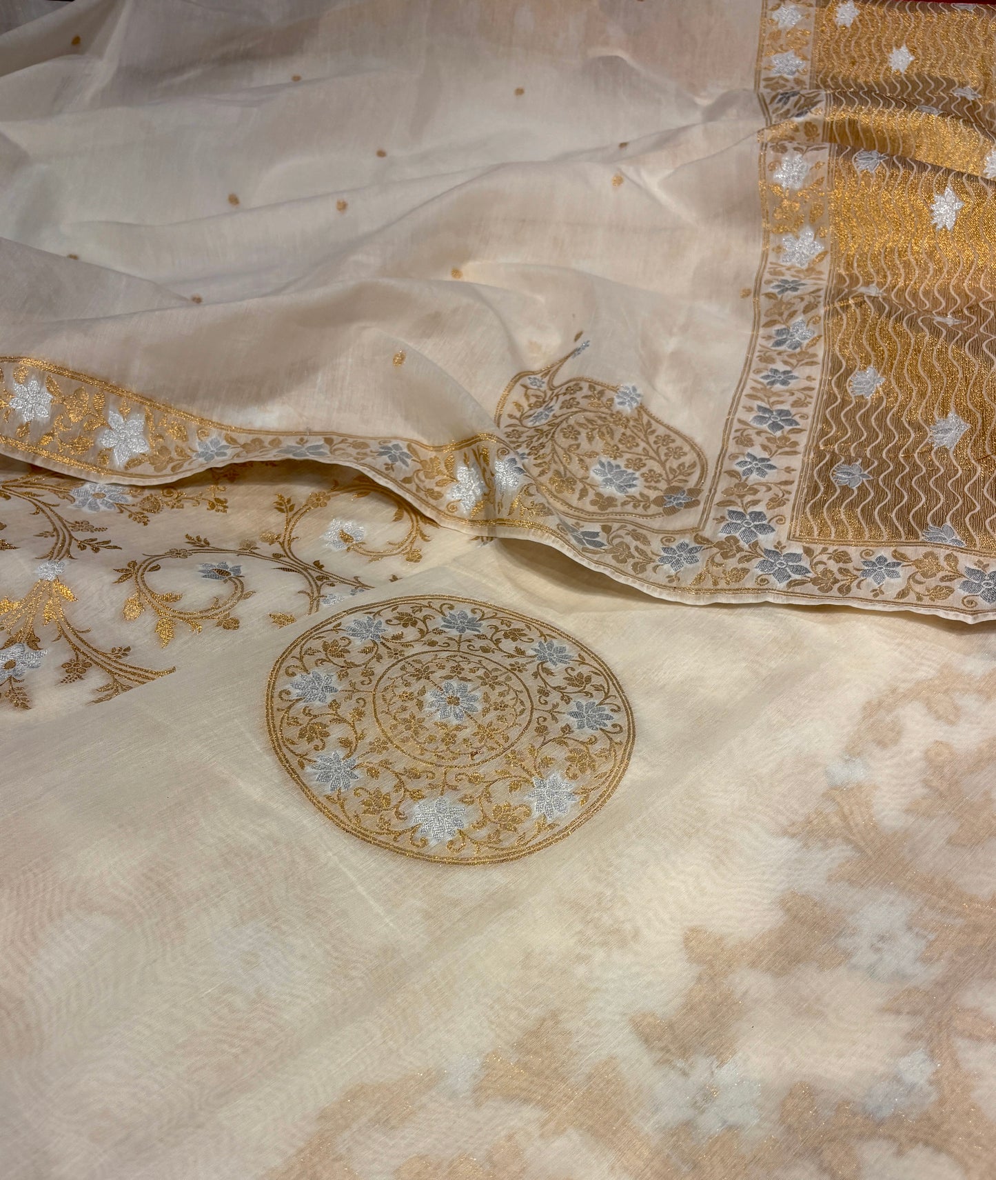 OFF WHITE CHANDERI UNSTITCHED SUIT SET (2 PIECE -KURTA & DUPATTA)