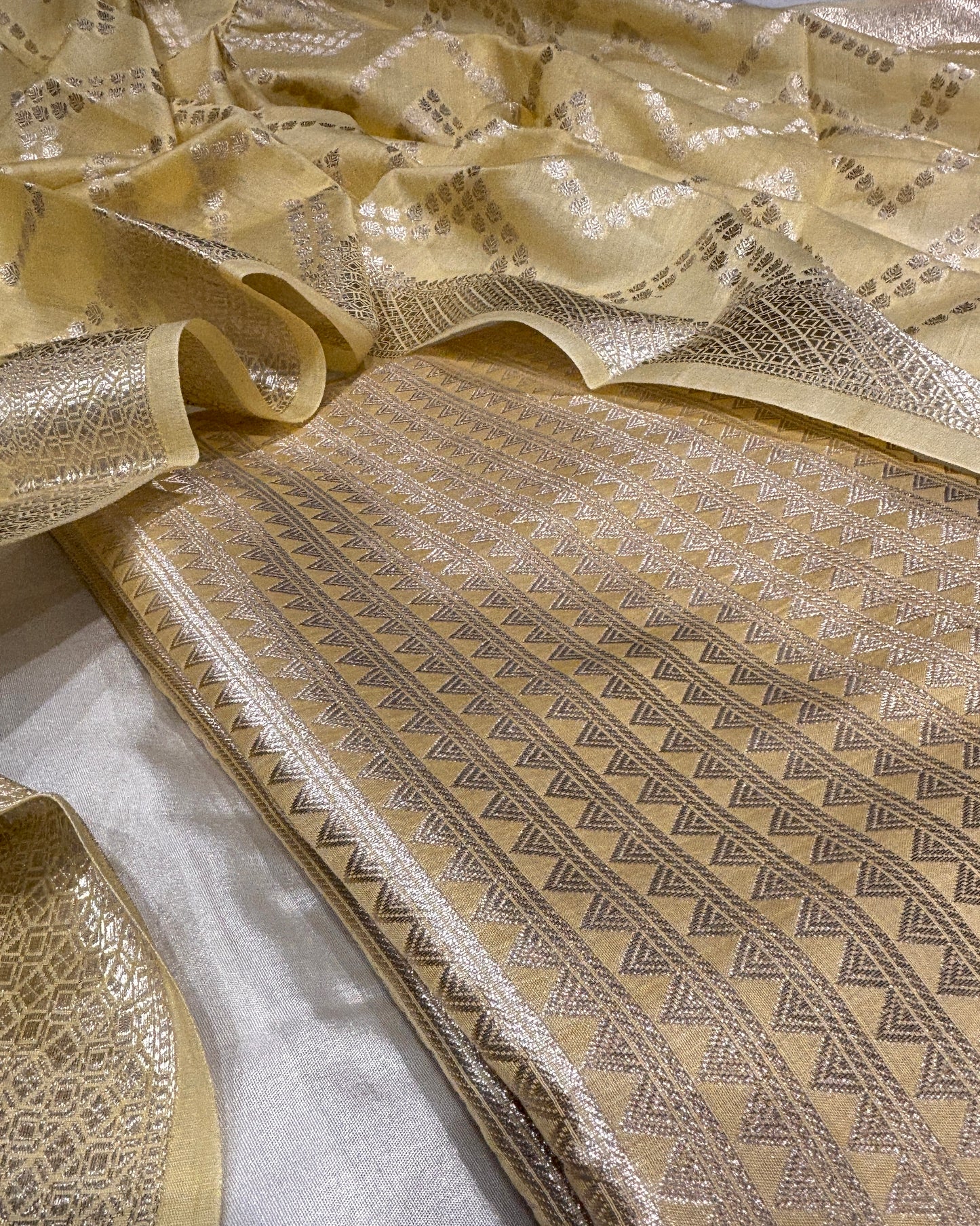 PASTEL YELLOW COLOUR CHANDERI UNSTITCHED SUIT SET (2 PIECE -KURTA & DUPATTA)