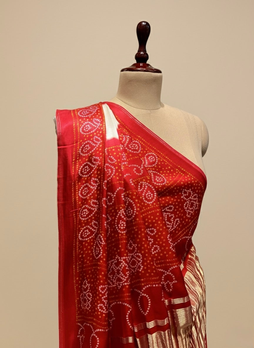 WHITE AND RED SATIN SILK BANDHANI SAREE WITH GAJI SILK PALLA