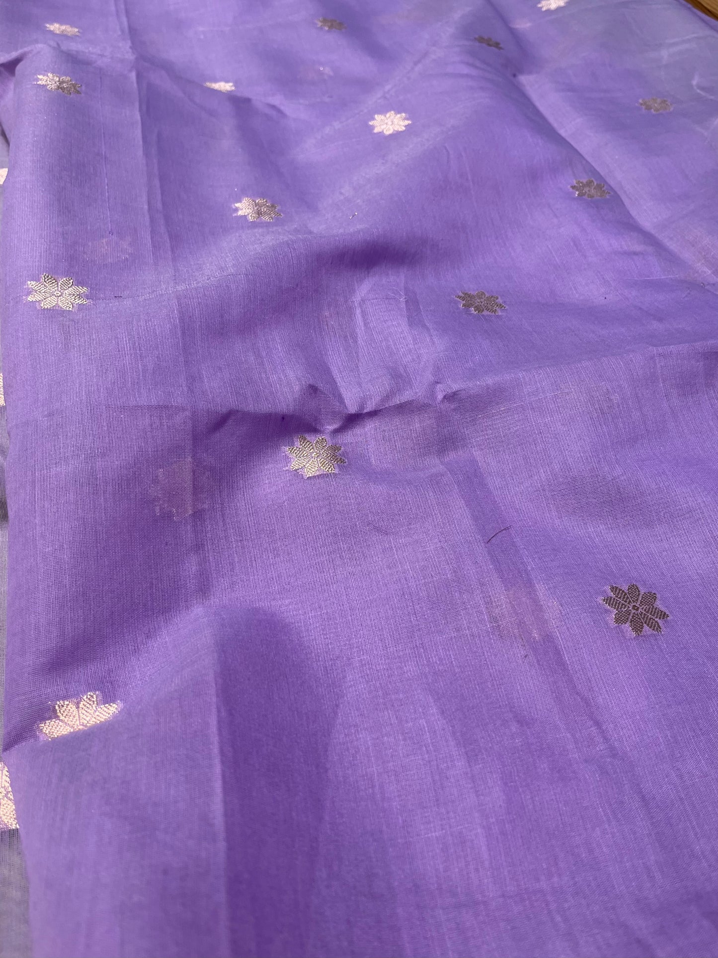 GREEN COLOUR ART MAHESHWARI SAREE WITH CONTRAST PALLA, BLOUSE & ZARI BUTTI - Kothari Sons