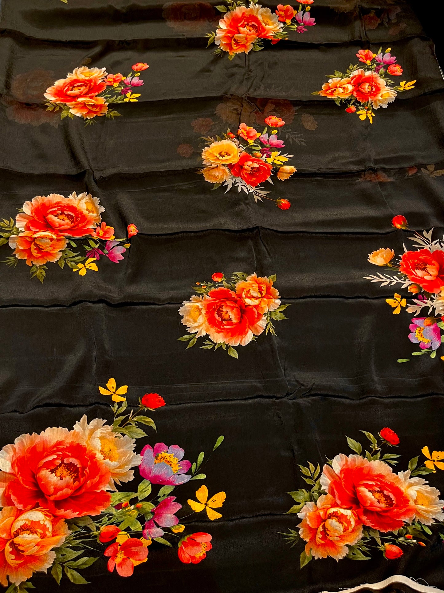 BLACK COLOUR CHINON FLORAL PRINTED SAREE WITH PLAIN BLOUSE - Kothari Sons