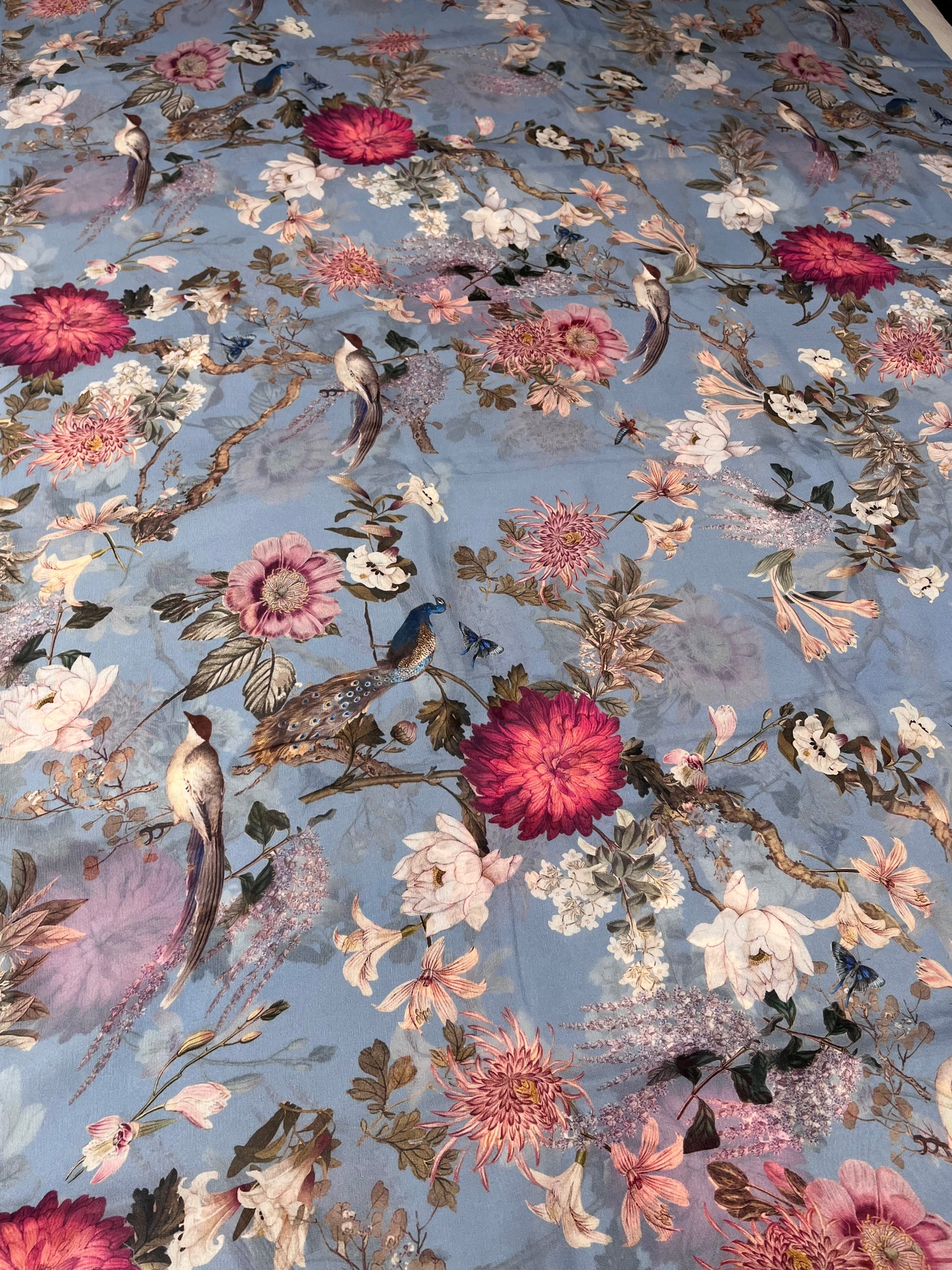 DUSTY BLUE COLOUR PURE PLATINUM CHIFFON FLORAL PRINTED SAREE WITH CREPE SILK BLOUSE - Kothari Sons