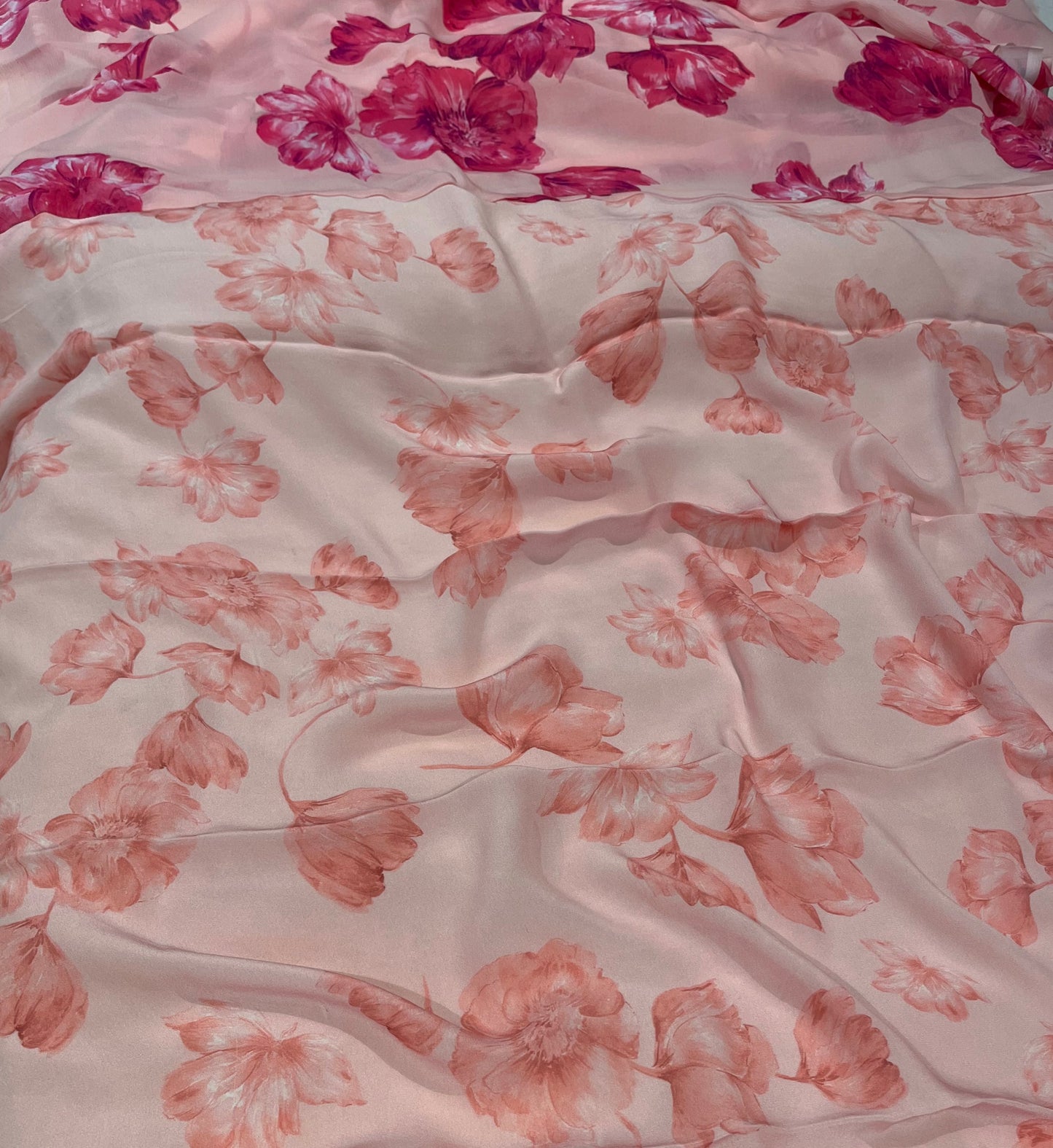 PASTEL PINK COLOUR PURE PLATINUM CHIFFON FLORAL PRINTED SAREE WITH SELF PRINTED CREPE SILK BLOUSE - Kothari Sons