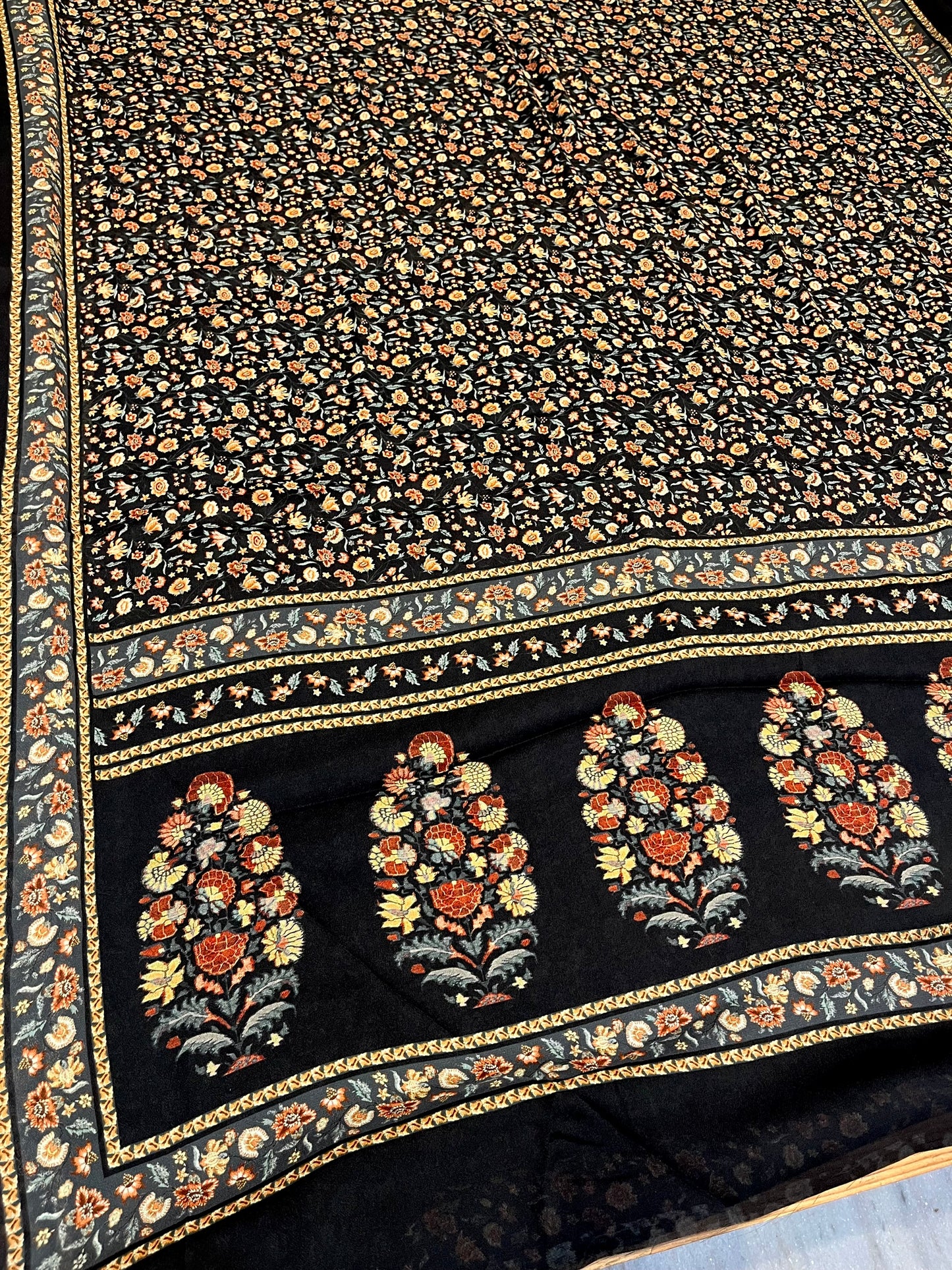 BLACK COLOUR PRINTED SYNTHETIC SAREE WITH UNSTITCHED BLOUSE FOR DRESS CODE - Kothari Sons