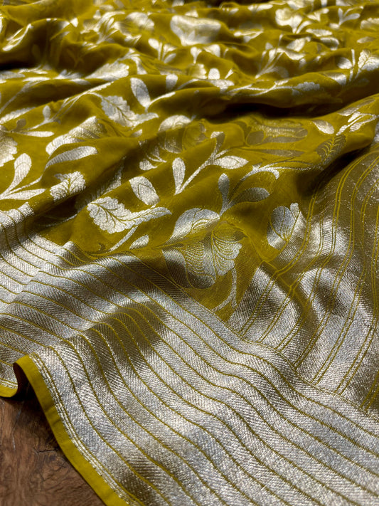 OLIVE GREEN COLOUR SILVER ZARI WEAVED GEORGETTE KHADDI SAREE WITH PLAIN BLOUSE AND BORDER - Kothari Sons