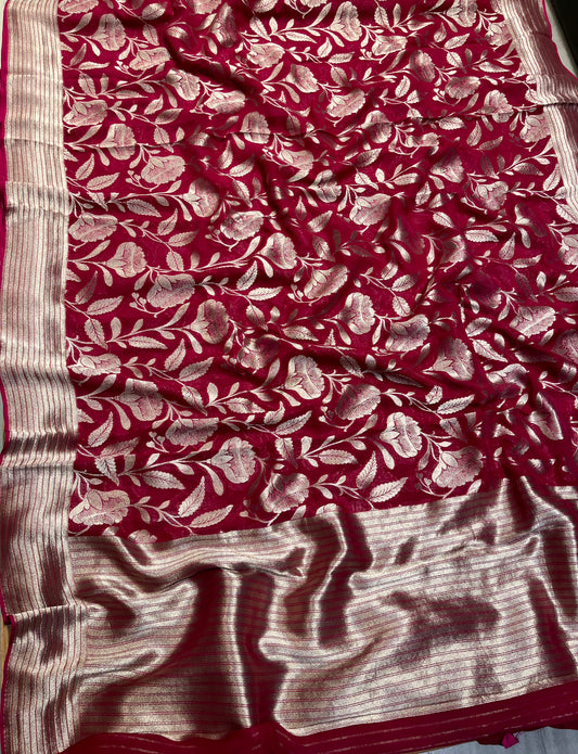 BERRY COLOUR SILVER ZARI WEAVED GEORGETTE KHADDI SAREE WITH PLAIN BLOUSE AND BORDER - Kothari Sons