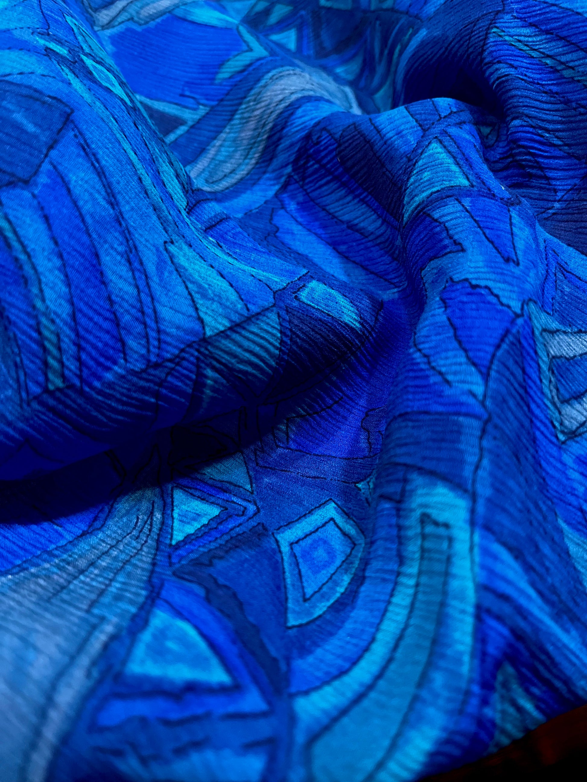 BLUE COLOUR PURE PLATINUM CHIFFON PRINTED SAREE WITH CREPE SILK BLOUSE - Kothari Sons
