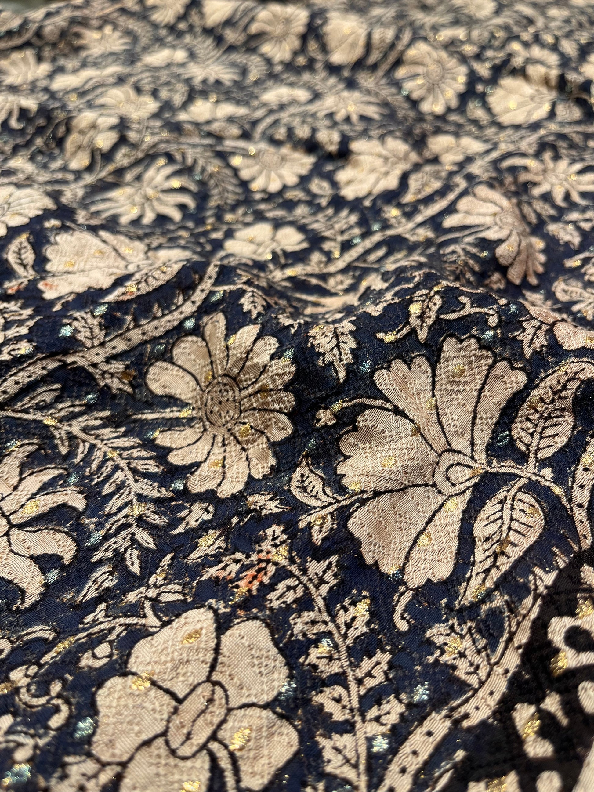 BLUE COLOUR MUNGA COTTON AJRAKH PRINTED SAREE WITH CONTRAST PRINT BLOUSE - Kothari Sons