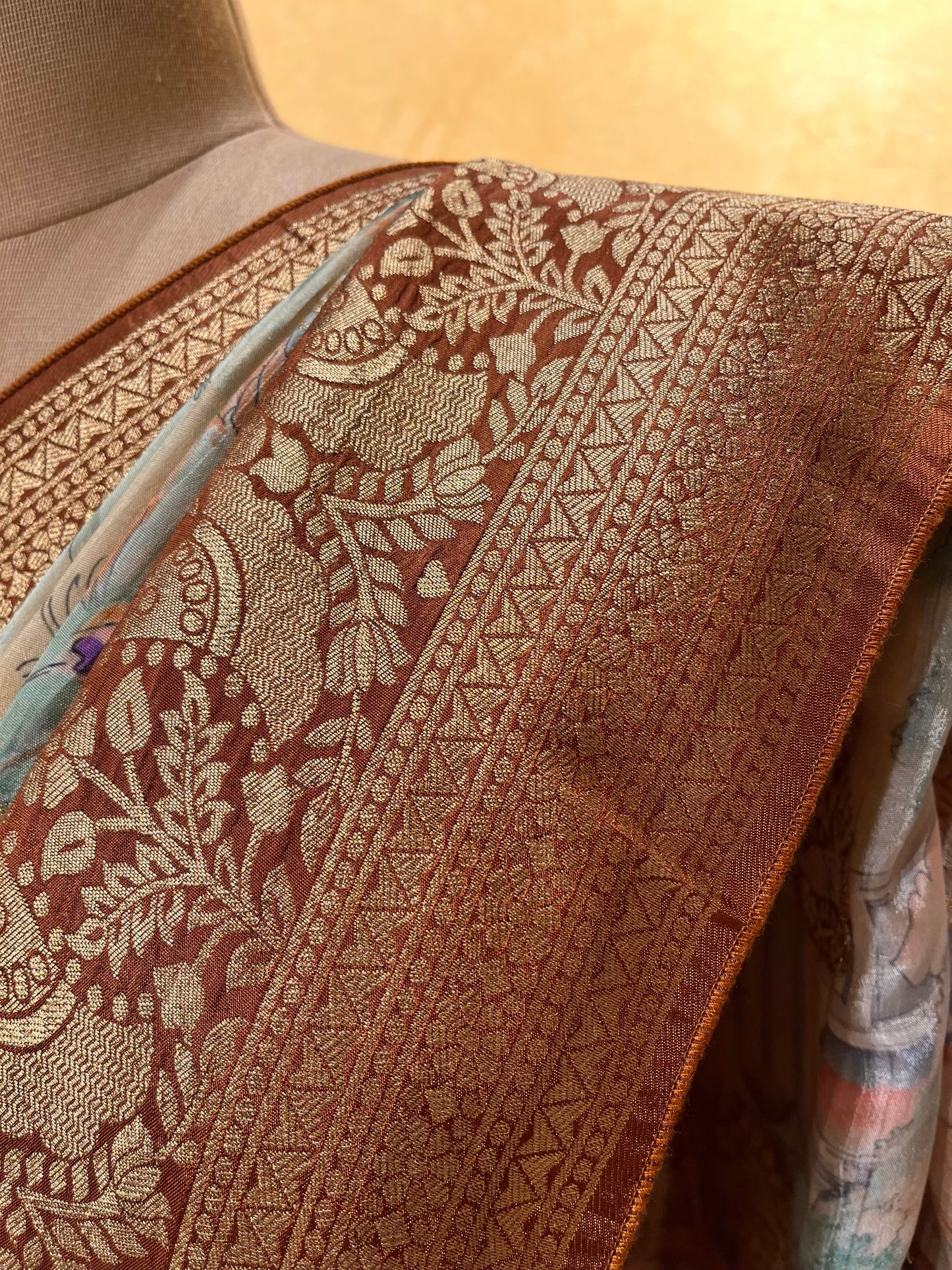 BEIGE COLOUR DOLA SILK PEACOCK PRINT SAREE WITH ZARI BORDER