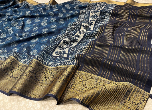 (DELIVERY IN 25 DAYS) NAVY BLUE COLOUR MUSLIN SILK SAREE WITH ZARI BORDER