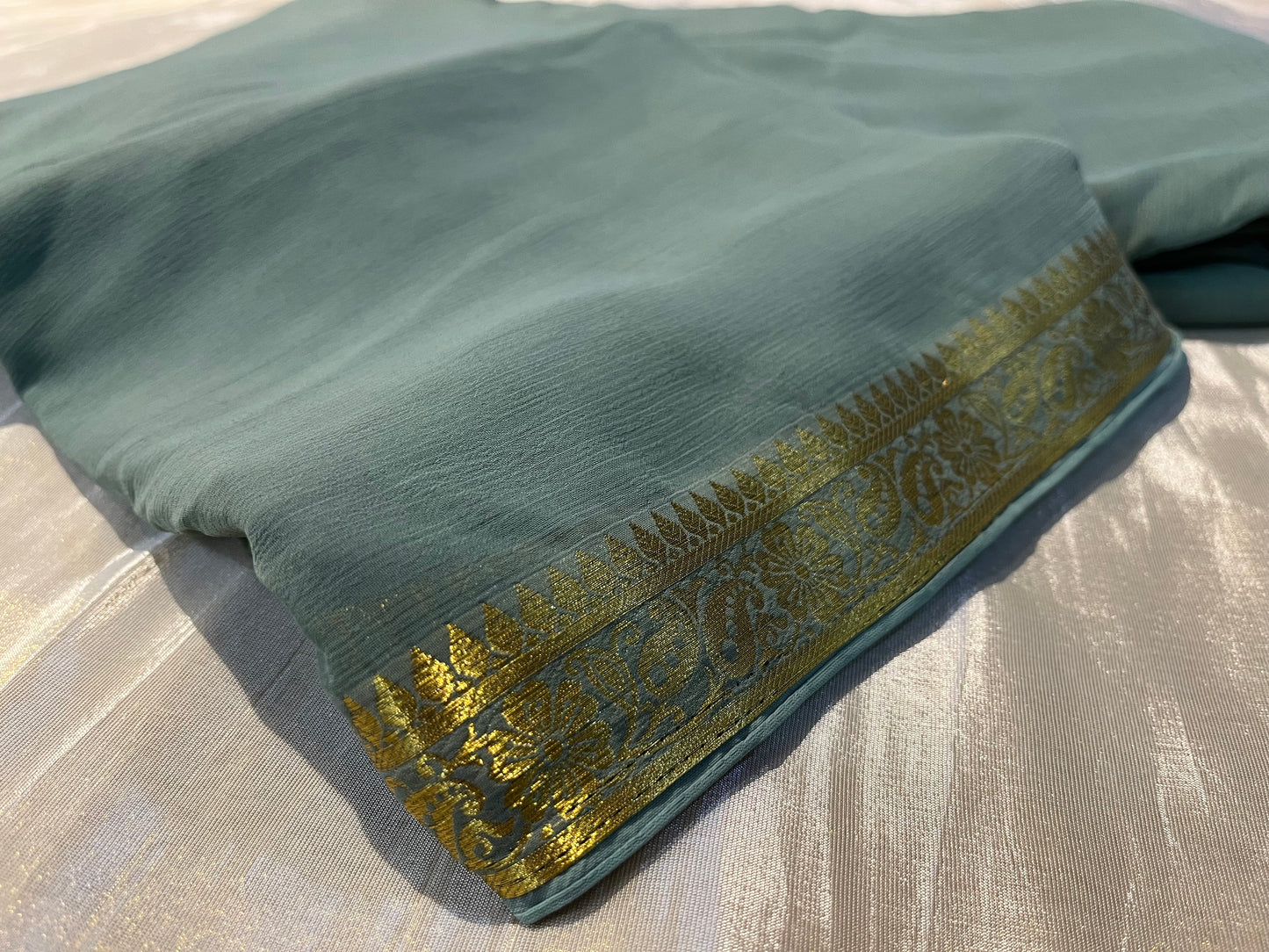 GREY COLOUR CHIFFON SAREE WITH ZARI BORDER