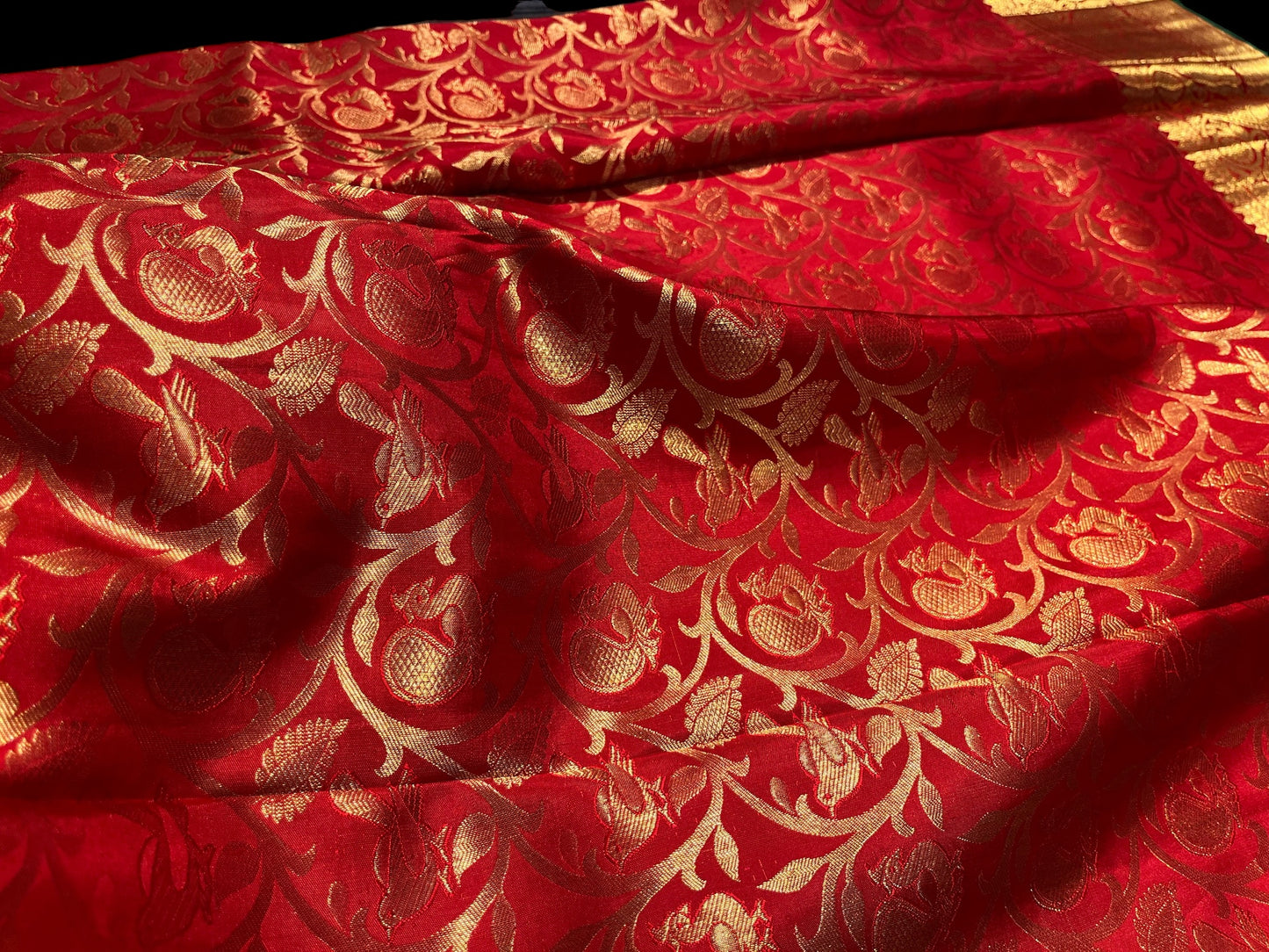 RED COLOR, PURE  KANJIVARAM SILK SAREE WITH UNSTICHED BLOUSE