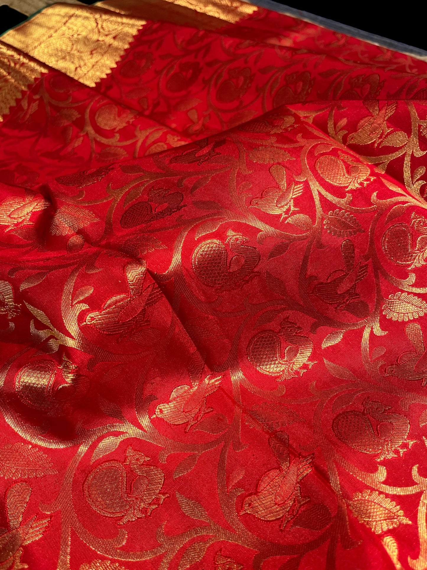 RED COLOR, PURE  KANJIVARAM SILK SAREE WITH UNSTICHED BLOUSE