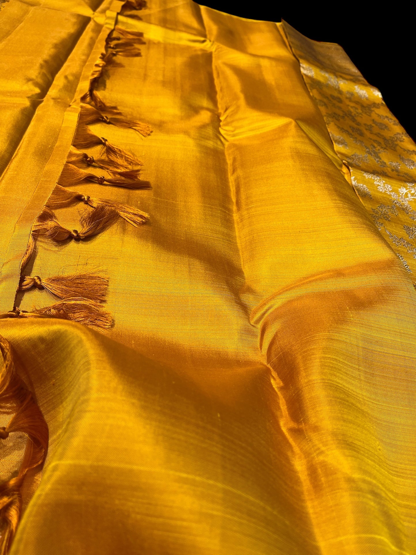 (DELIVERY IN 45 DAYS) MUSTARD YELLOW COLOR, PURE SILK KANJIVARAM SAREE,WITH ZARI WORK BORDER LUXURIOUS ELEGANCE