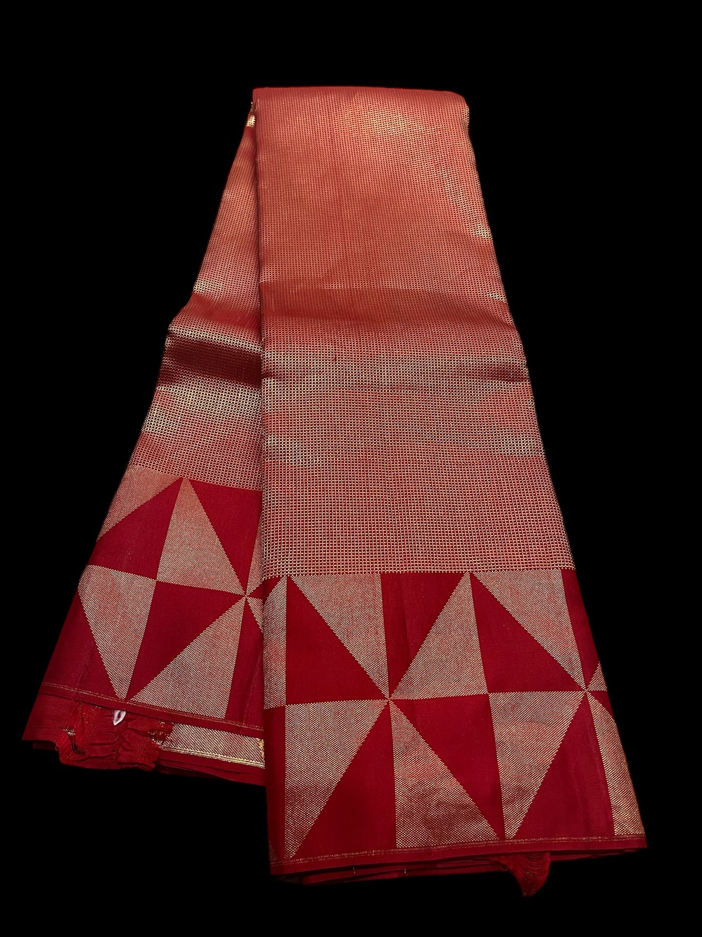 EXQUISITE RED PURE KANJIVARM SILK SAREE WITH GOLD ZARI WORK TRADITIONAL ELEGANCE IN LUXURIOUS