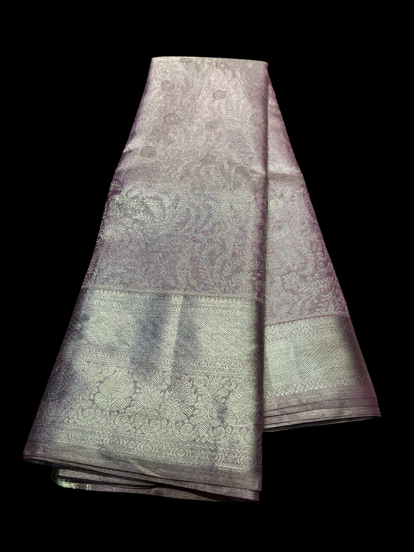 A LAVENDER PURE KANJIVARAM SILK SAREE WITH INTRICATE SILVER ZARI WORK