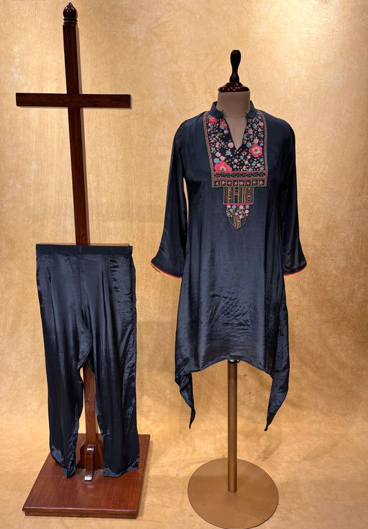 GREY COLOUR CREPE SILK EMBROIDERED CO-ORD SET EMBELLISHED WITH SEQUINS & BEADS WORK