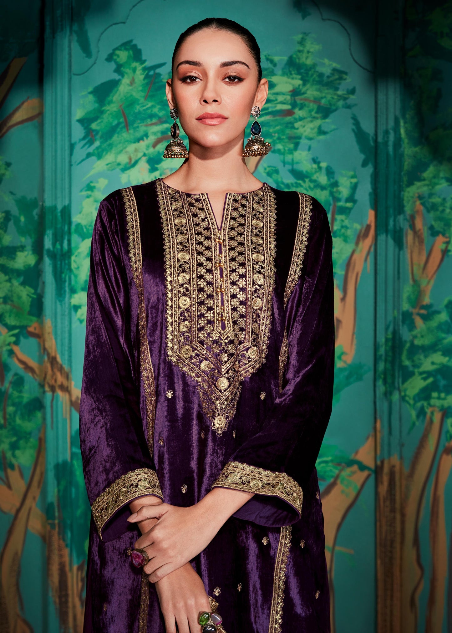 UNSTICHED PURPLE VELVET KURTA WITH FLORAL CHINNON, LACE BORDER DUPATTA & UNSTICHED BOTTOM FABRIC WITH LACE BORDER