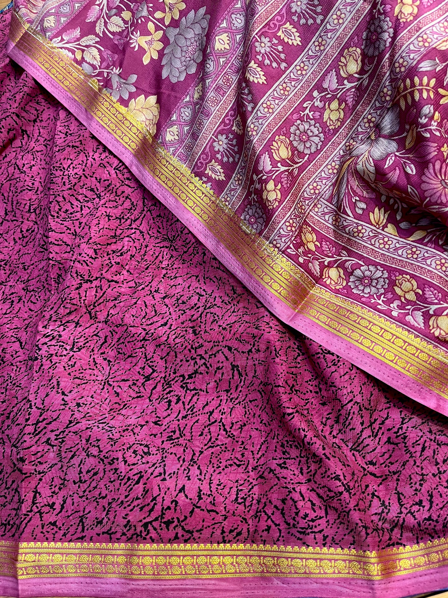 ONION COLOUR ART CREPE SILK PRINTED SAREE WITH ZARI BORDER (DELIVERY TIME 15 DAYS)