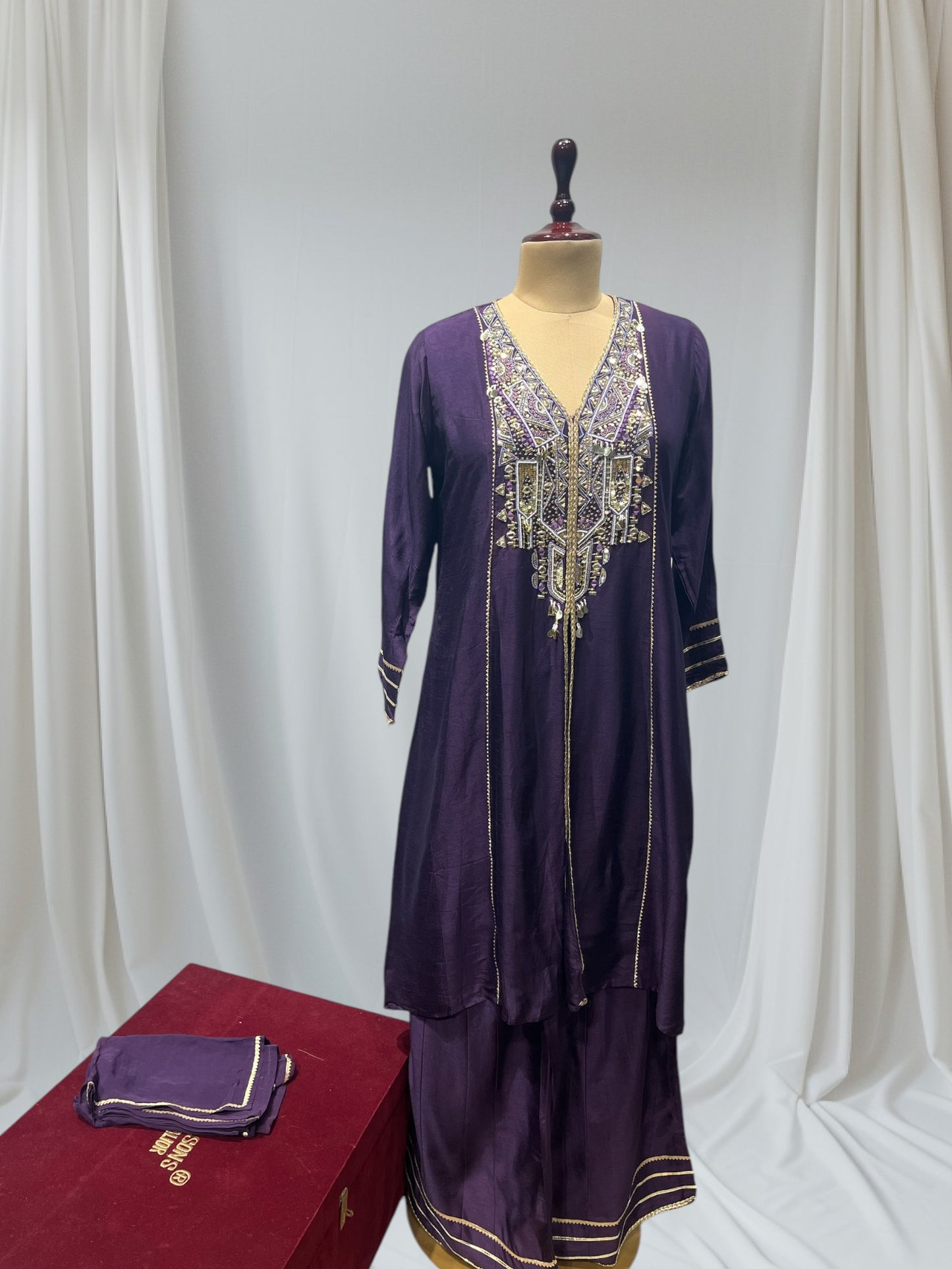 ELEGANT BLUE SILK PALAZZO SUIT WITH MIRROR WORK