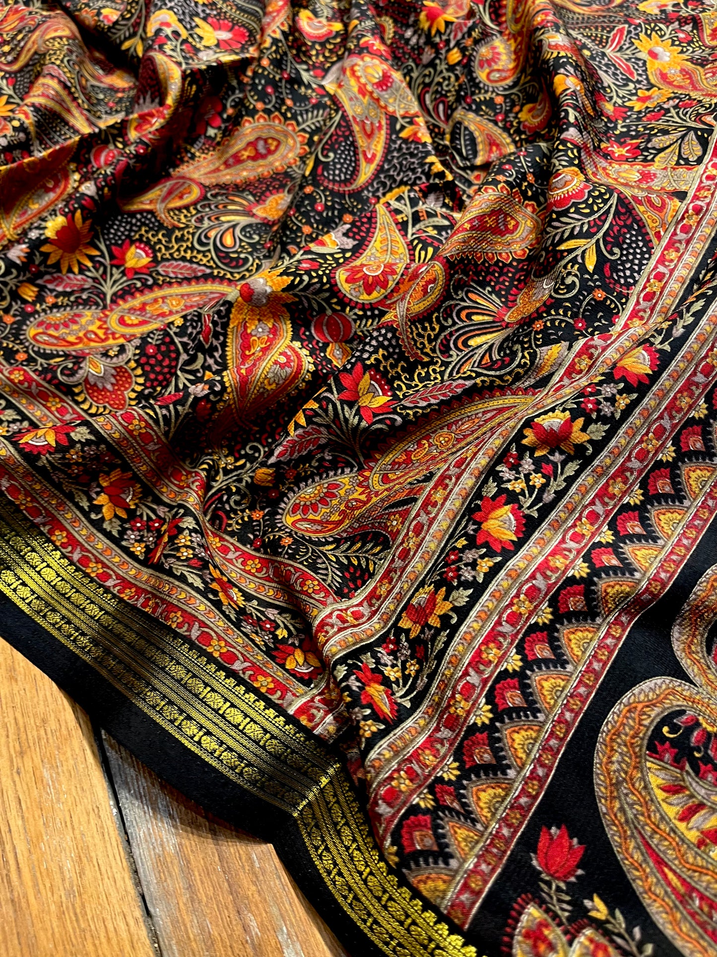 BLACK ART CREPE SILK PRINTED SAREE WITH ZARI BORDER (DELIVERY TIME 15 DAYS)