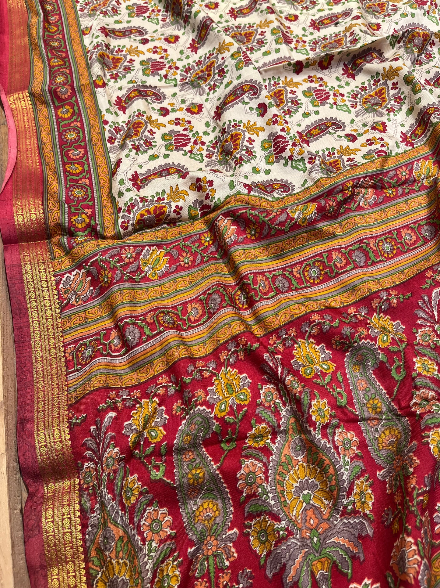 WHITE & RED ART CREPE SILK PRINTED SAREE WITH ZARI BORDER (DELIVERY TIME 15 DAYS)