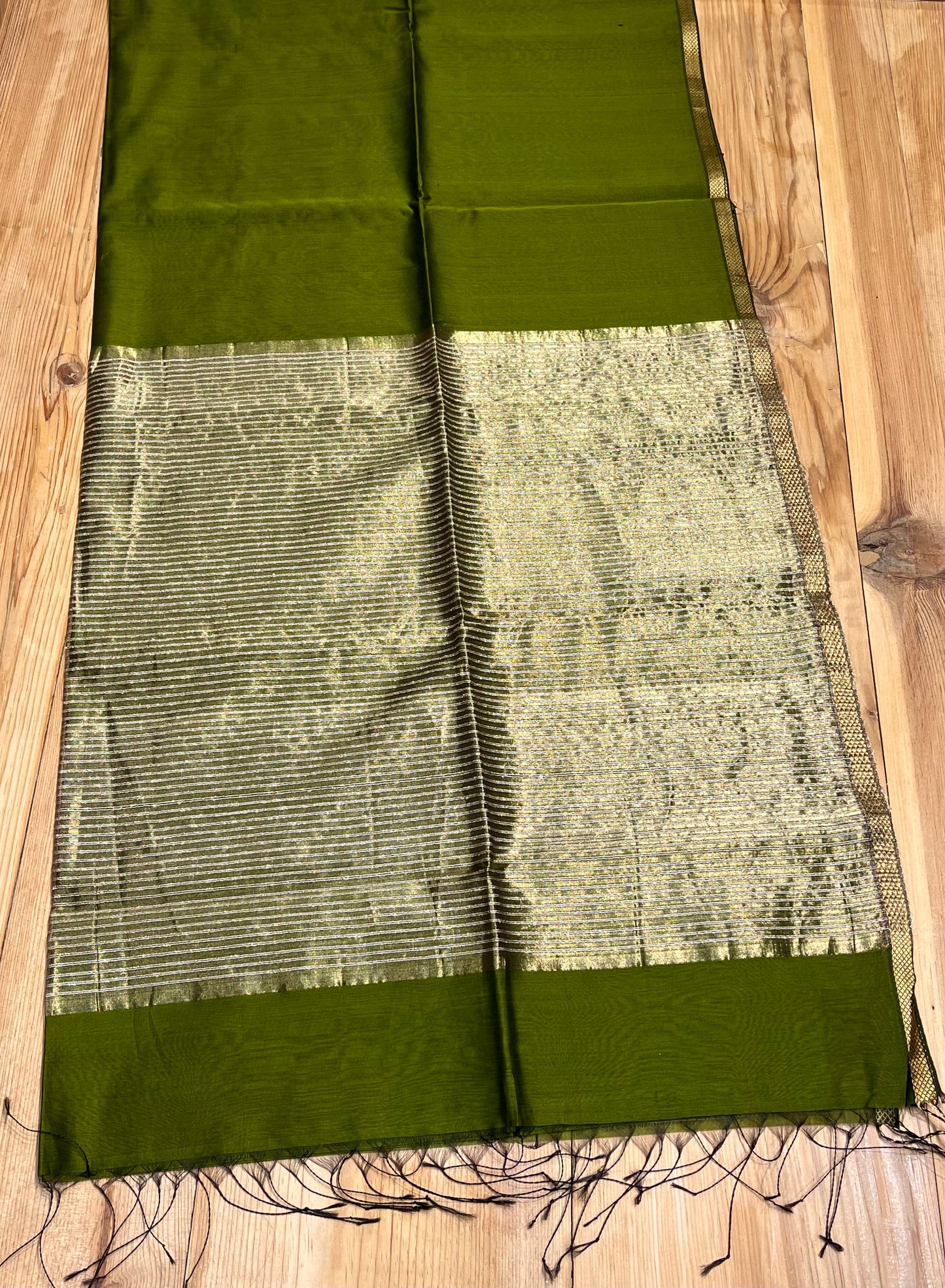 MEHANDI GREEN COLOUR COTTON SILK MAHESHWARI SAREE