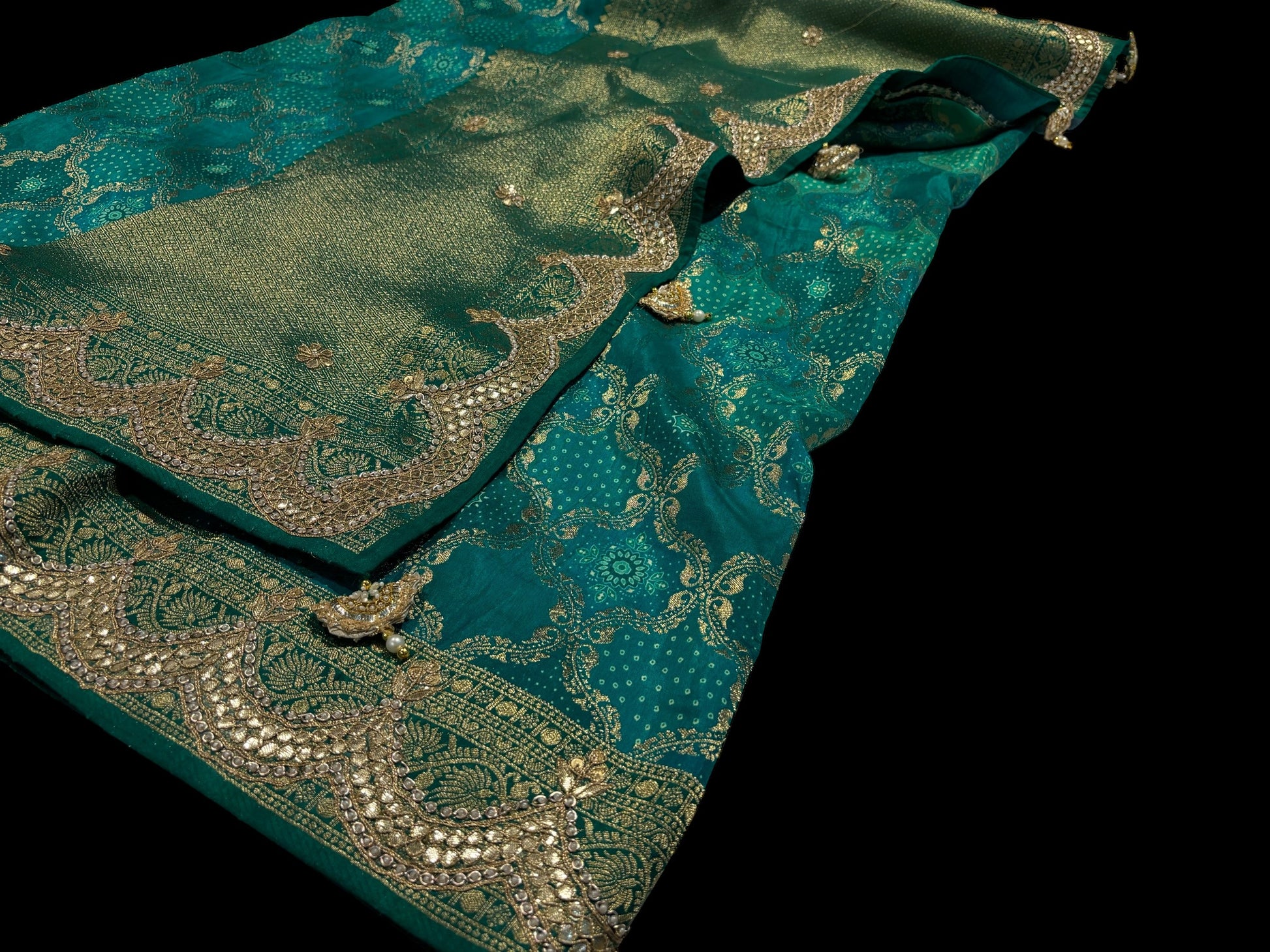 Jinx Maze ozining tik xorozida butun videoni oz popiren bilan sakrab, toliq dam oladi! Kristina Yang bilan porno