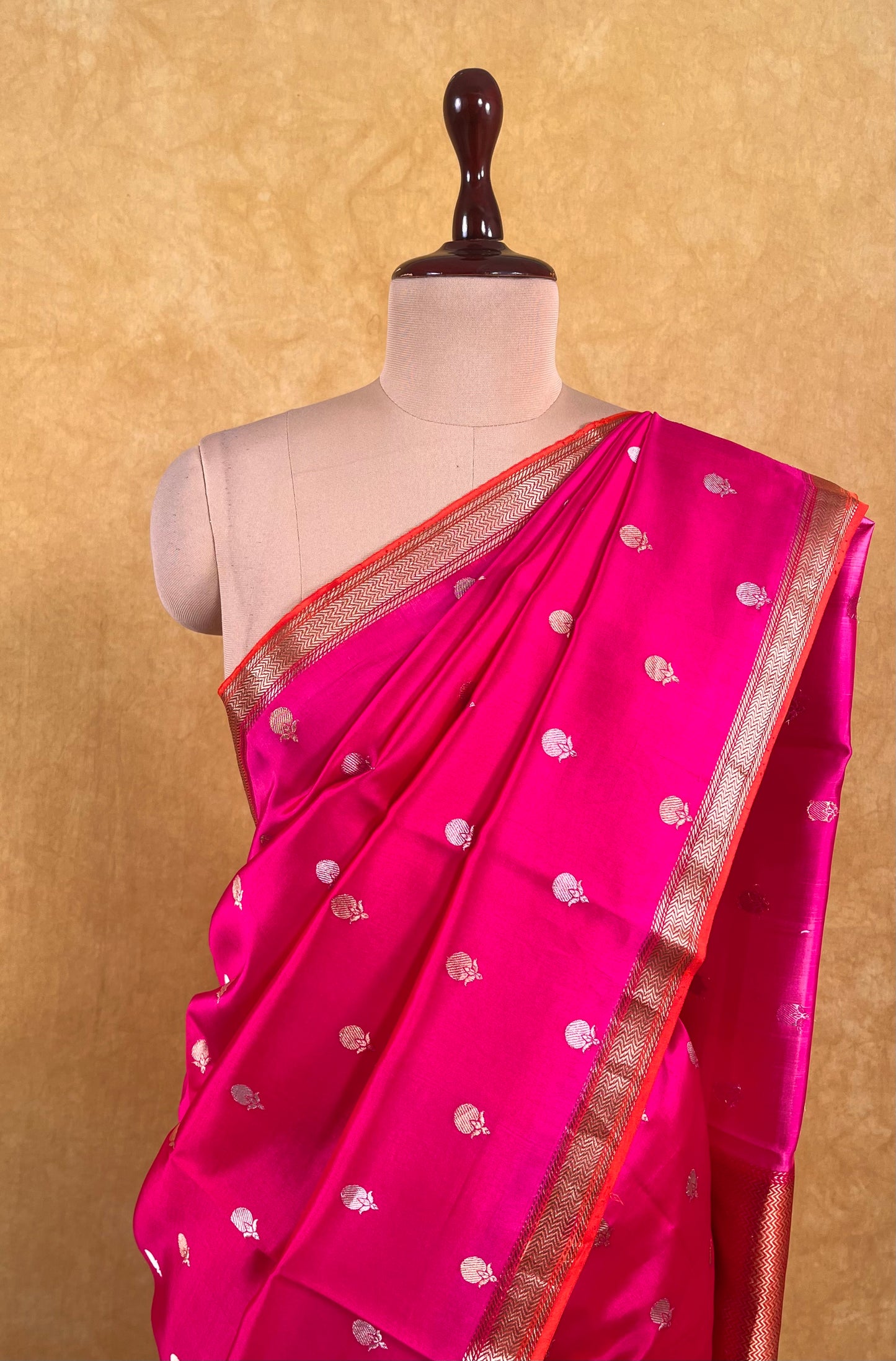 HOT PINK COLOUR PURE SILK SAREE EMBELLISHED WITH ZARI WEAVES