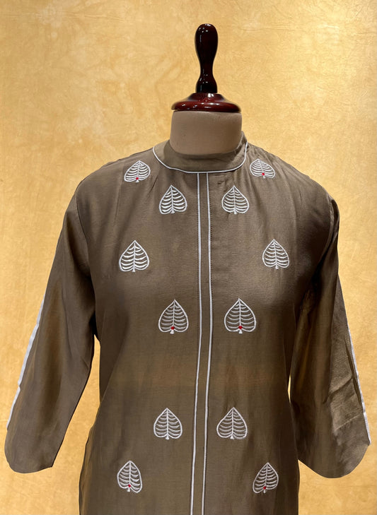 OLIVE GREEN PARTY WEAR COLOUR CHANDERI SILK KURTI EMBELLISHED WITH RESHAM WORK BY SIDDHAIKA