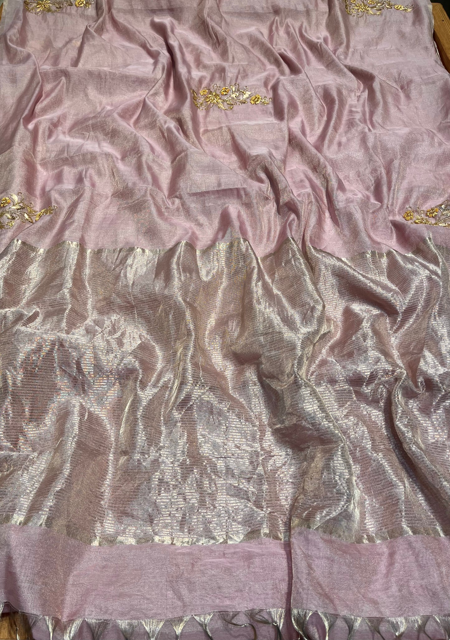 MAUVE COLOUR CHANDERI TISSUE HAND EMBROIDERED SAREE EMBELLISHED WITH AARI, ZARDOZI & CUTDANA WORK