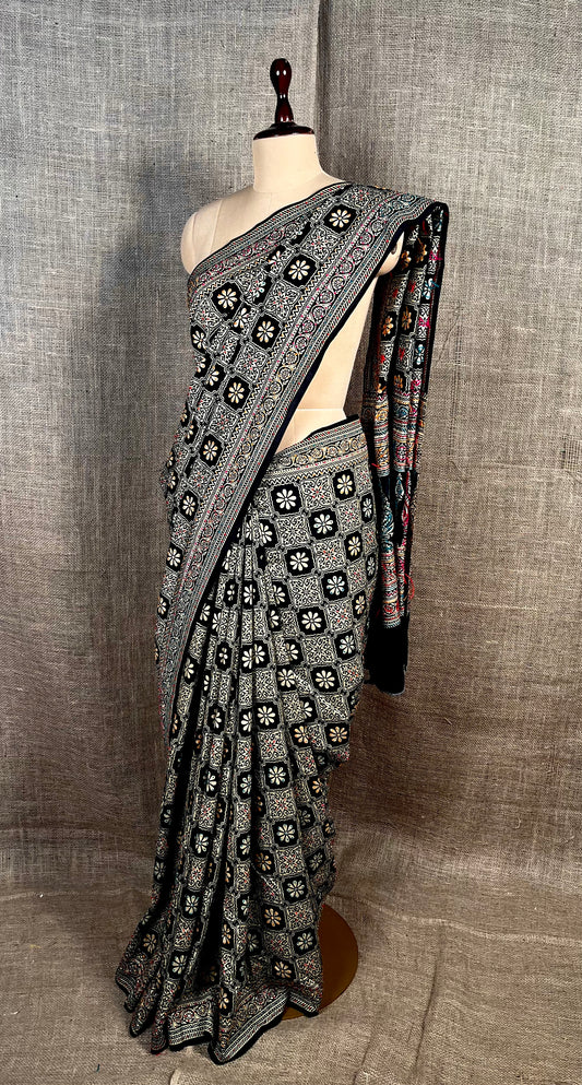 BLACK COLOUR SEMI SILK KALAMKARI FRENCH KNOT EMBROIDERED SAREE