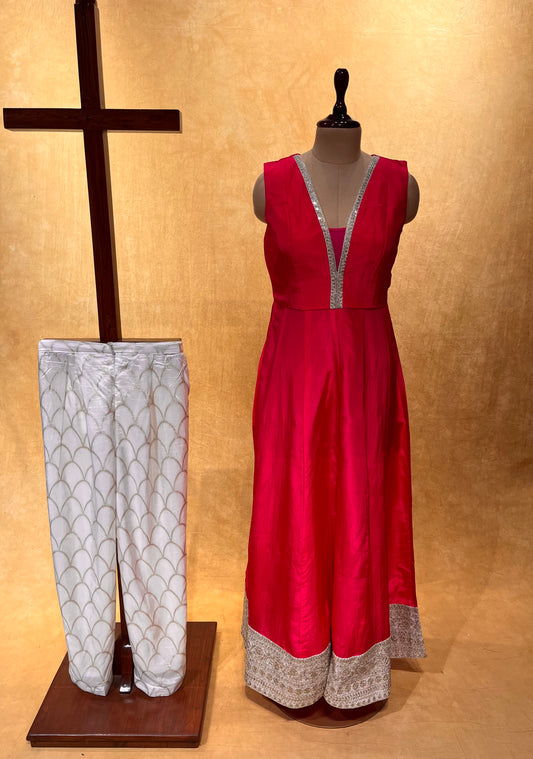 GAJARI COLOUR  FRONT & SIDE SLIT SILK KURTA WITH PANT EMBELLISHED WITH ZARI EMBROIDERY