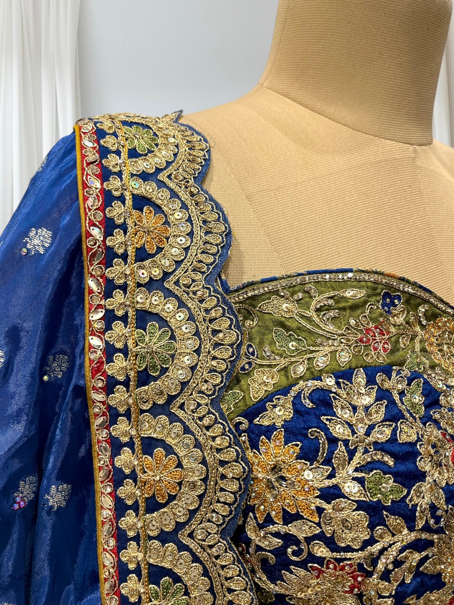 ROYAL BLUE COLOR EMBROIDRED BANARSI LEHNGA