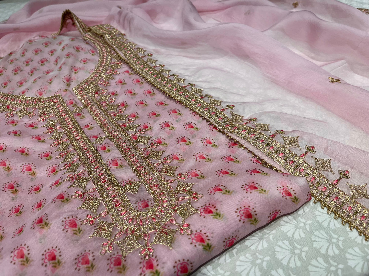 PINK COLOUR ORGANZA UNSTITCHED SUIT EMBELLISHED WITH AARI WORK