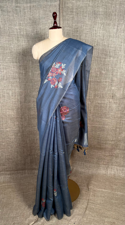 GREY COLOUR JAMDANI MUSLIN SAREE WITH CONTRAST BLOUSE