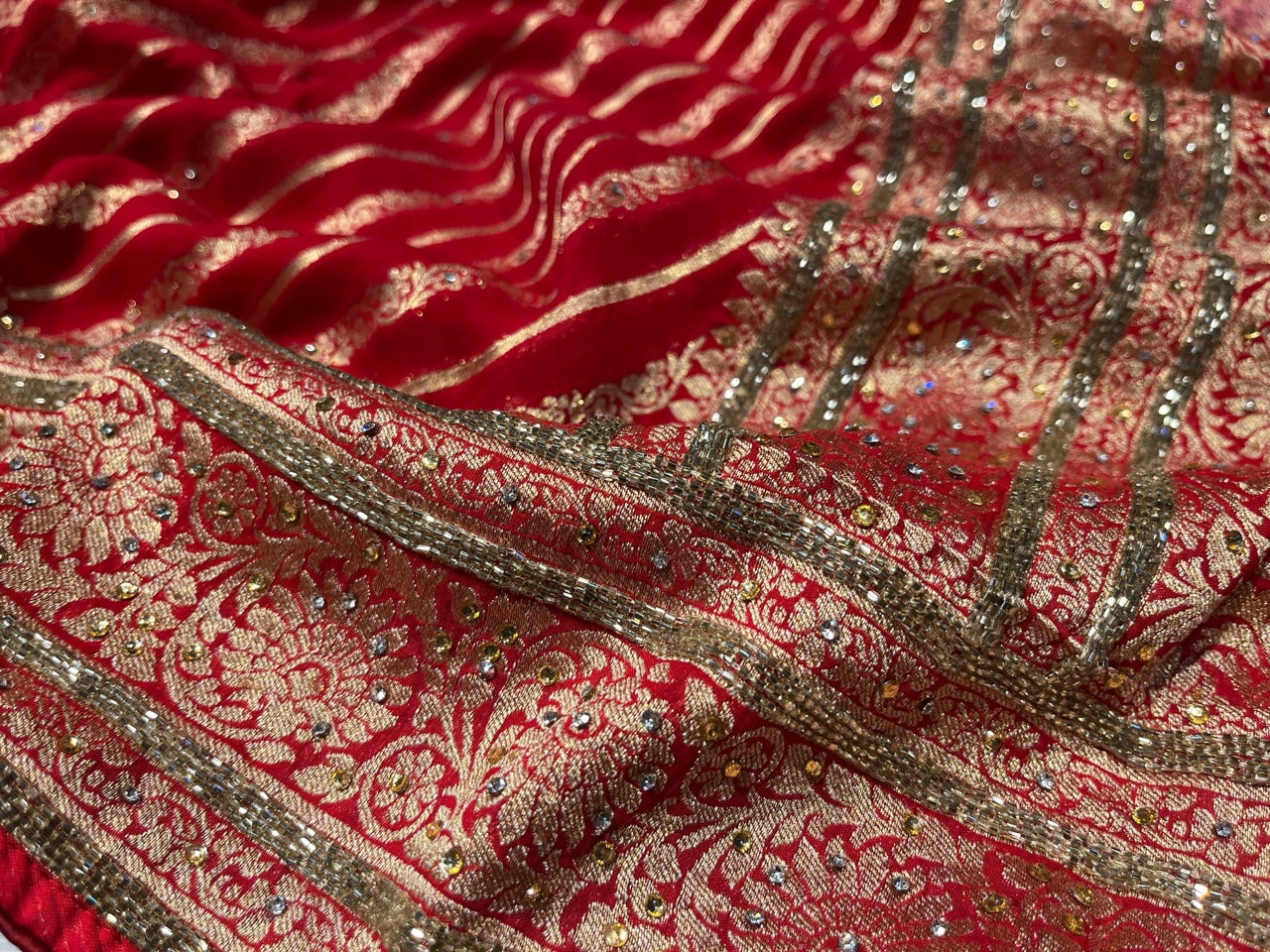 ( DELIVERY IN 25 DAYS ) RED & PINK SHADED GEORGETTE BANARASI KHADDI SAREE EMBELLISHED WITH CUTDANA WORK