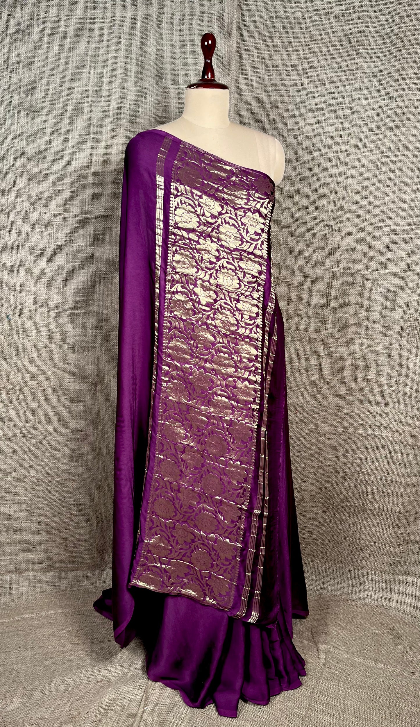 MAGENTA COLOUR MODAL SILK ZARI PALLU SAREE