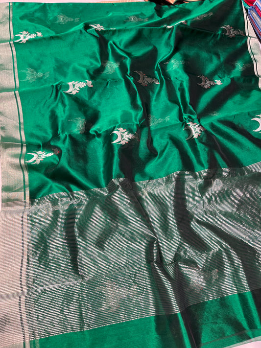 GREEN COLOR CHANDERI PATTU SILK SAREE EMBELLISHED WITH ZARI WEAVES