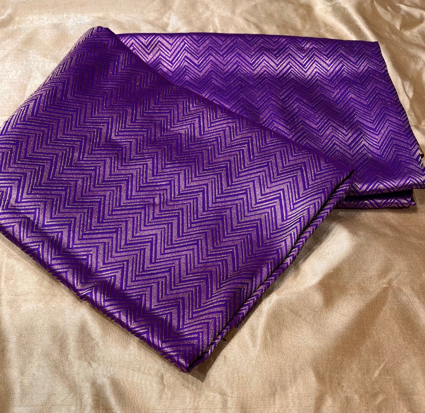 PURPLE COLOUR PURE BANARASI SILK ZIG-ZAG PATTERN SAREE EMBELLISHED WITH ZARI WEAVES