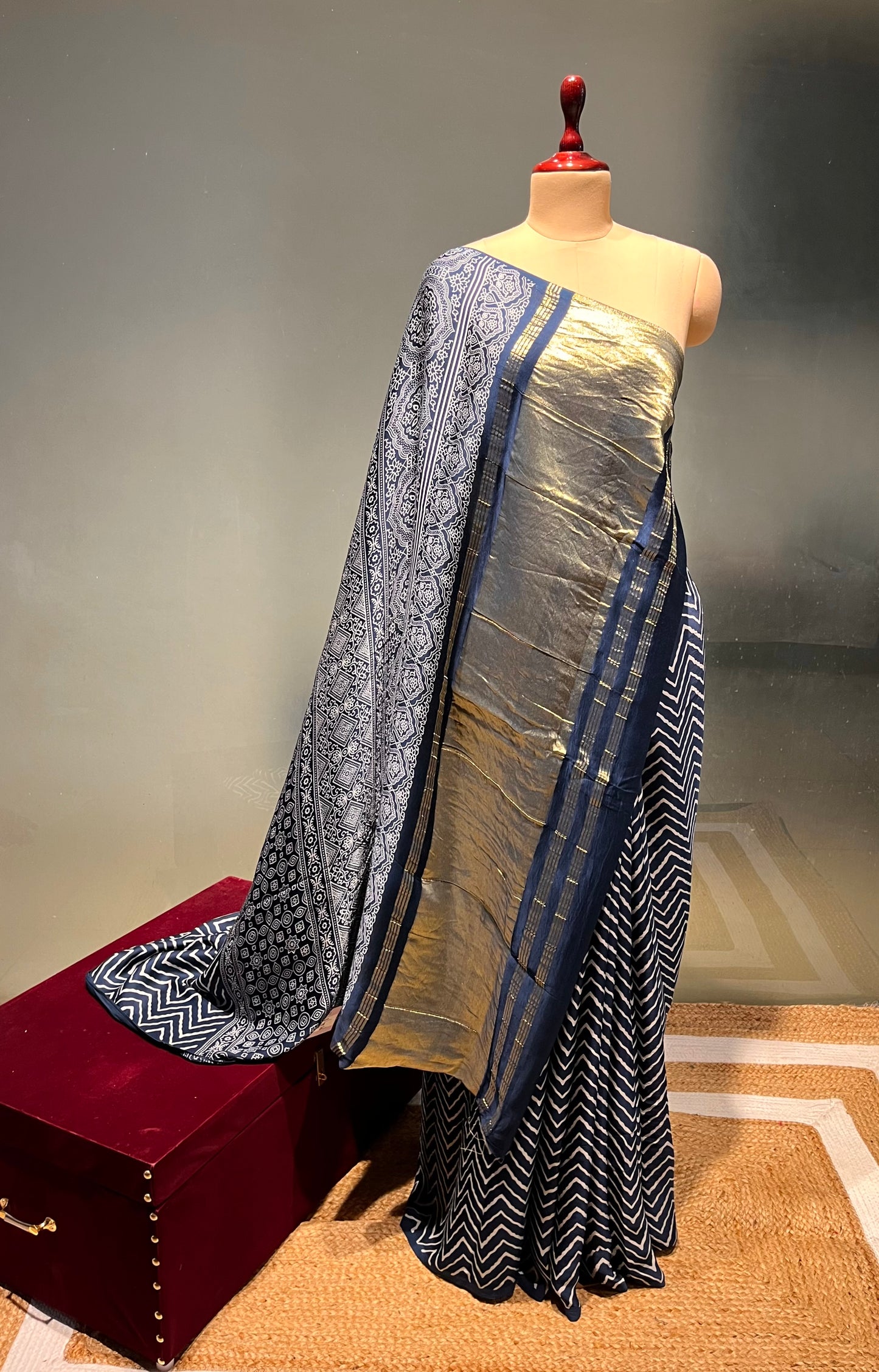 BLUE COLOUR MODAL SILK ZIG ZAG PATTERN SAREE