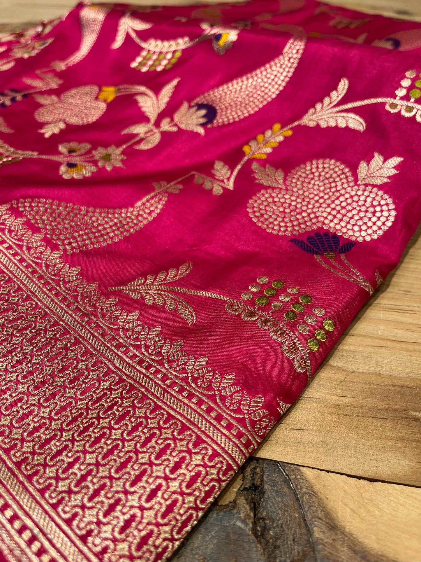 RANI COLOUR PURE BANARASI KATAN SILK SAREE EMBELLISHED WITH ZARI WEAVES