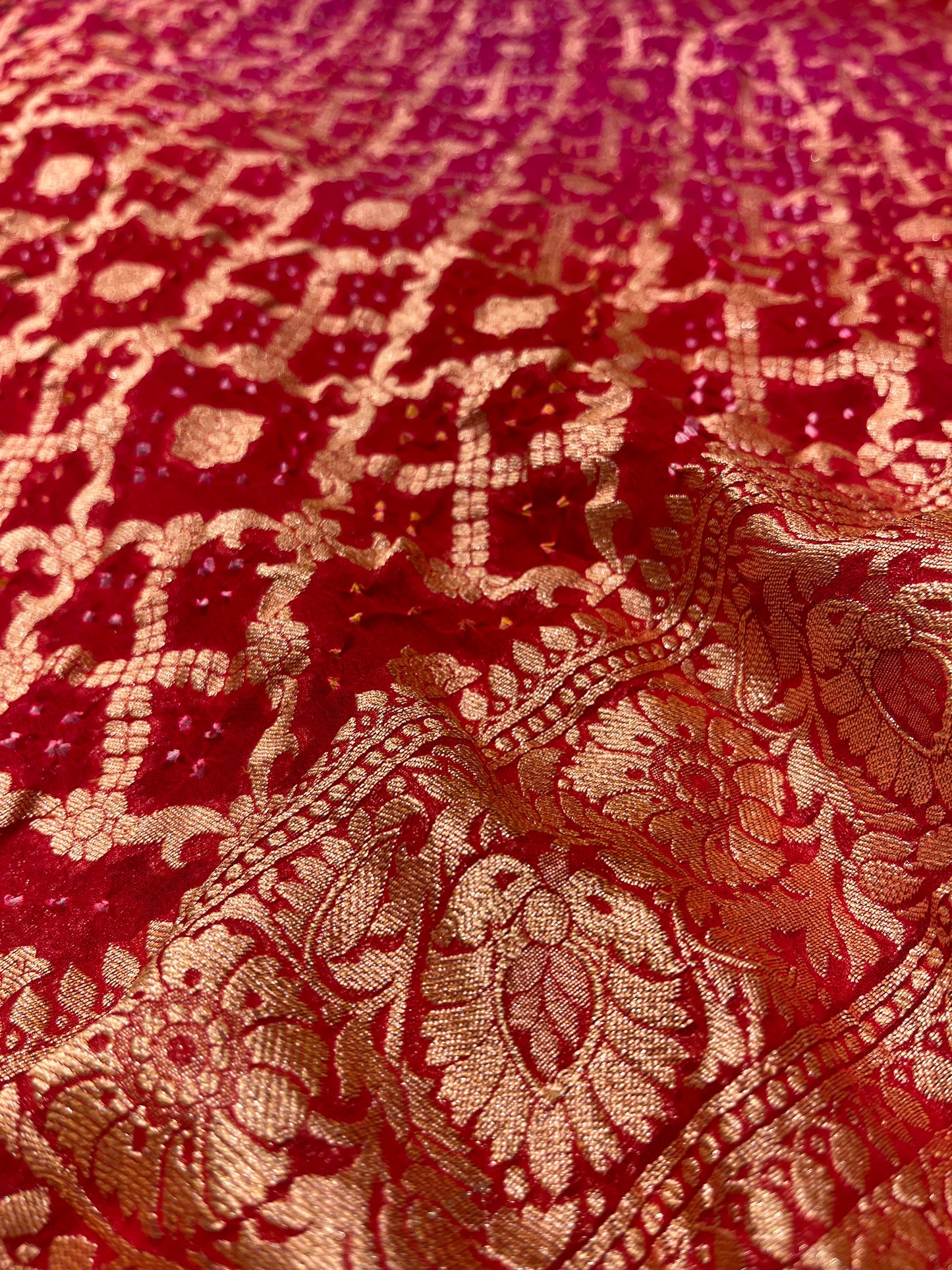 PINK & RED COLOUR SHADED PURE GEORGETTE KHADDI SAREE WITH BANDHANI PRINT EMBELLISHED WITH ANTIQUE ZARI WEAVES