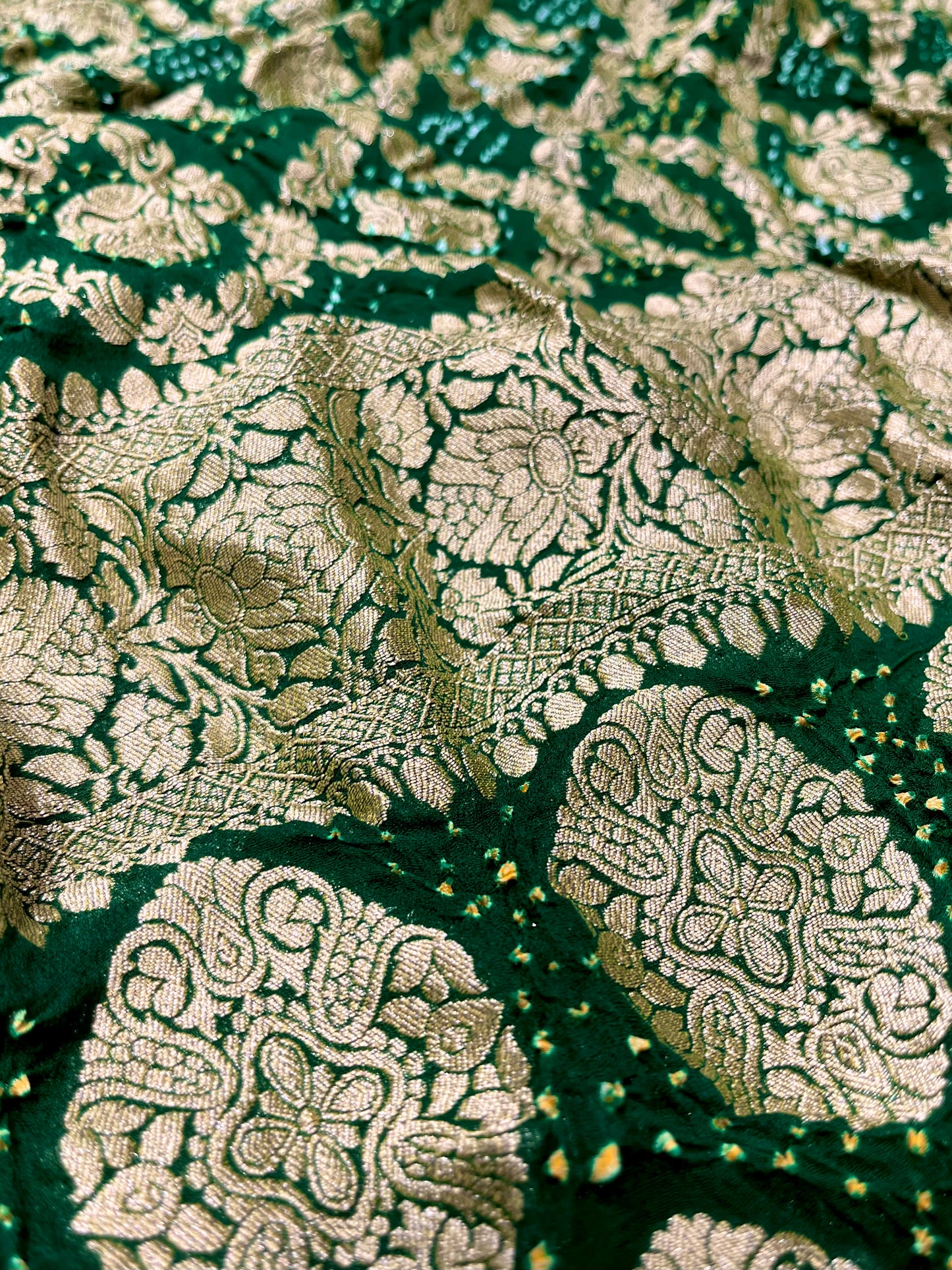 GREEN COLOUR PURE GEORGETTE KHADDI SAREE WITH BANDHANI PRINTD EMBELLISHED WITH ANTIQUE ZARI WEAVES