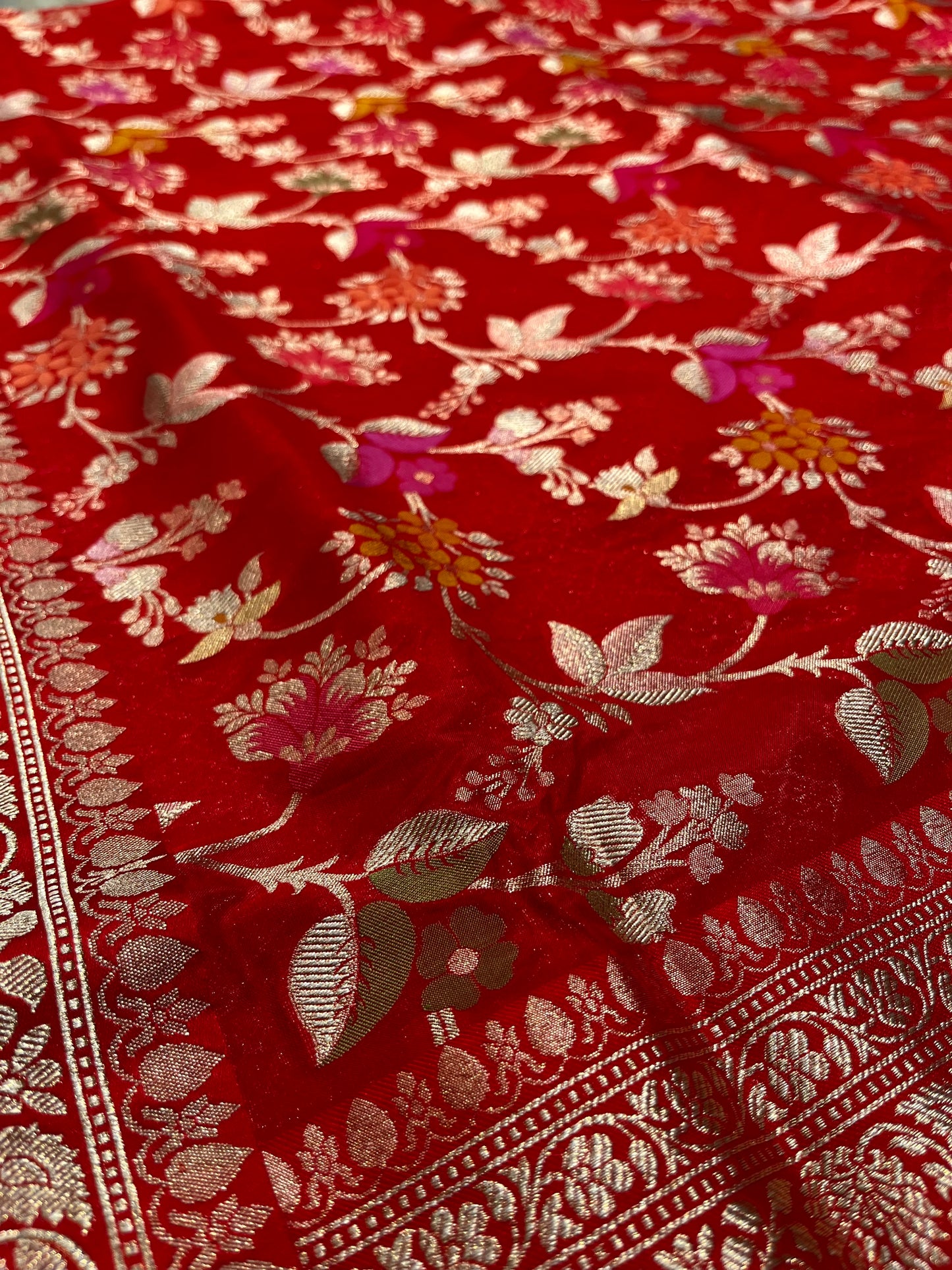 RED COLOUR PURE BANARASI HANDLOOM SILK SAREE EMBELLISHED WITH ZARI WEAVES - Kothari Sons