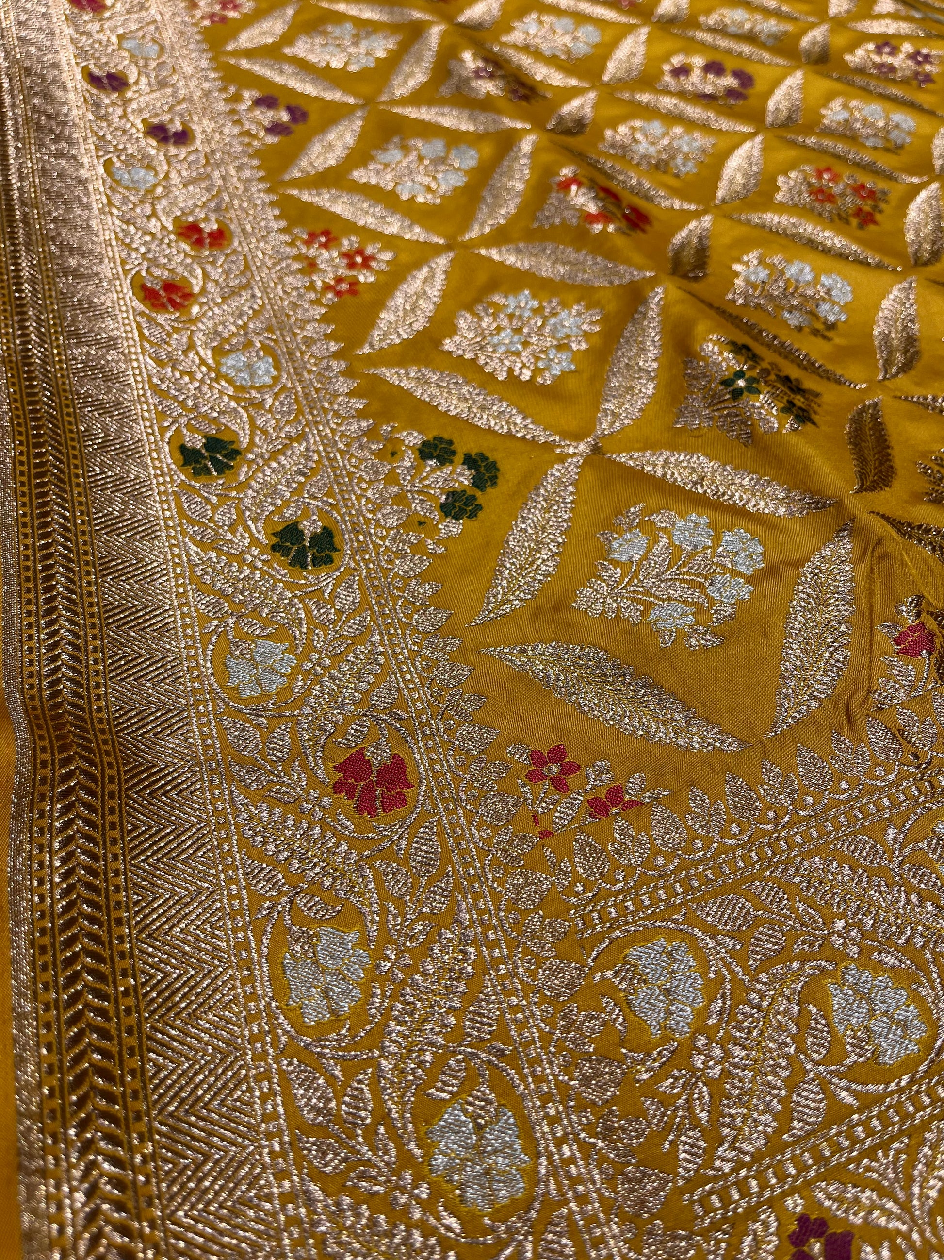 MUSTARD COLOUR PURE BANARASI HANDLOOM SILK SAREE EMBELLISHED WITH ZARI WEAVES - Kothari Sons